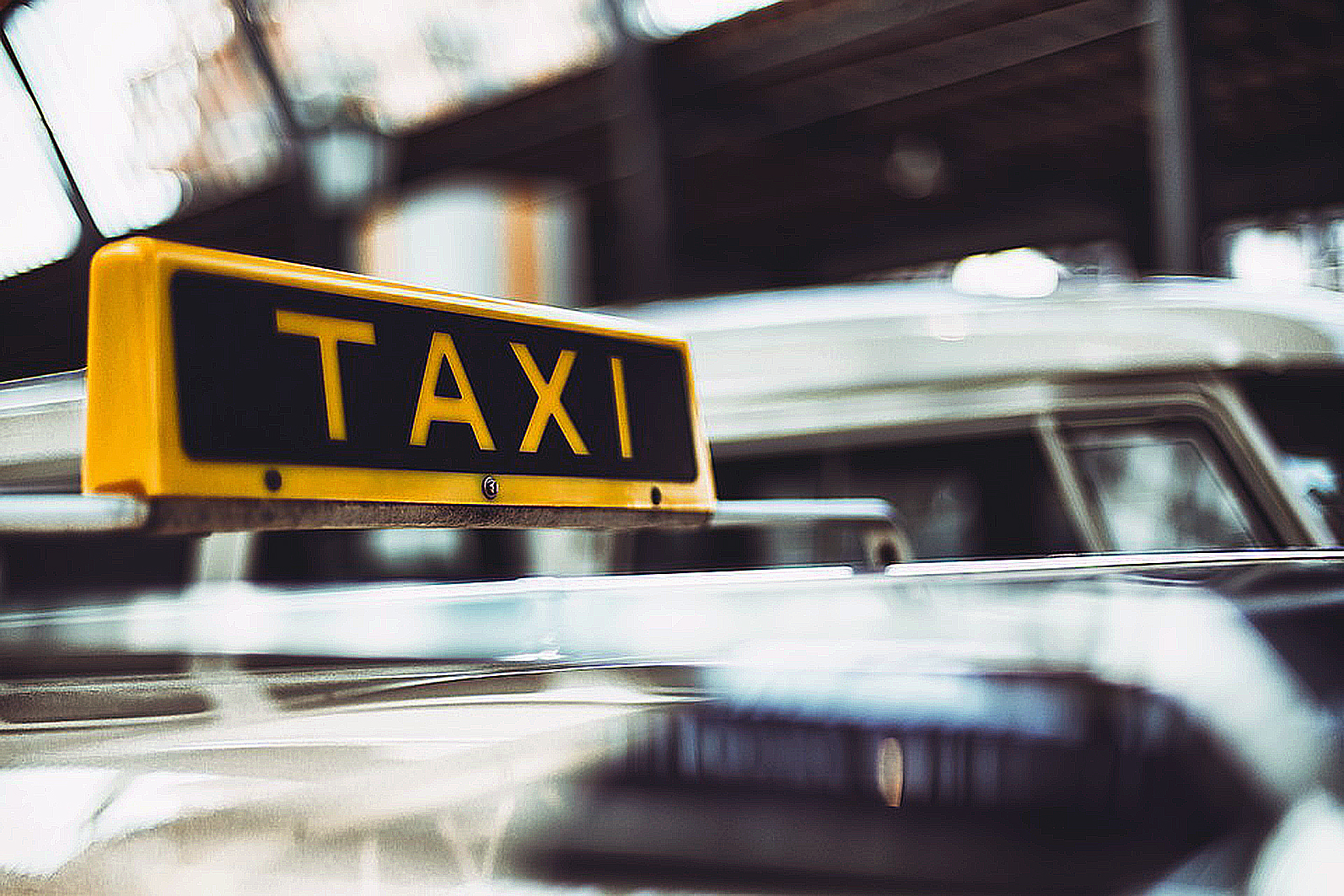 Seit einigen Tagen gibt es für die Taxen in Gladbeck-Mitte einen neuen "Warteraum". Anzutreffen sind die Wagen nun an der Ecke Bottroper Straße/Willy-Brandt-Platz in Höhe des Neuen Rathauses.