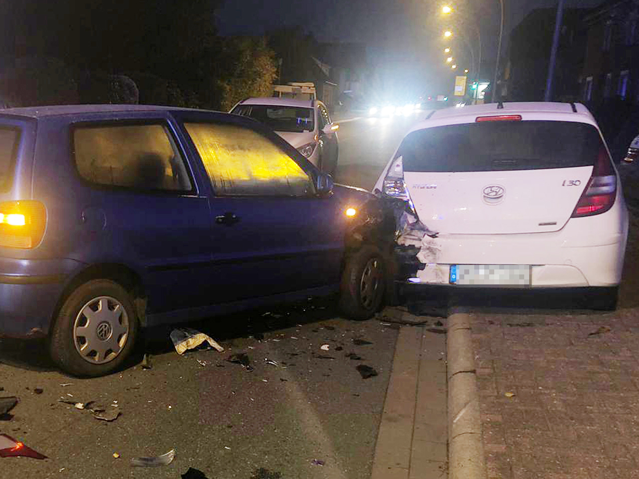 Der Selmer prallte mit seinem Volkswagen in einen am Straßenrand geparkten Hyundai.