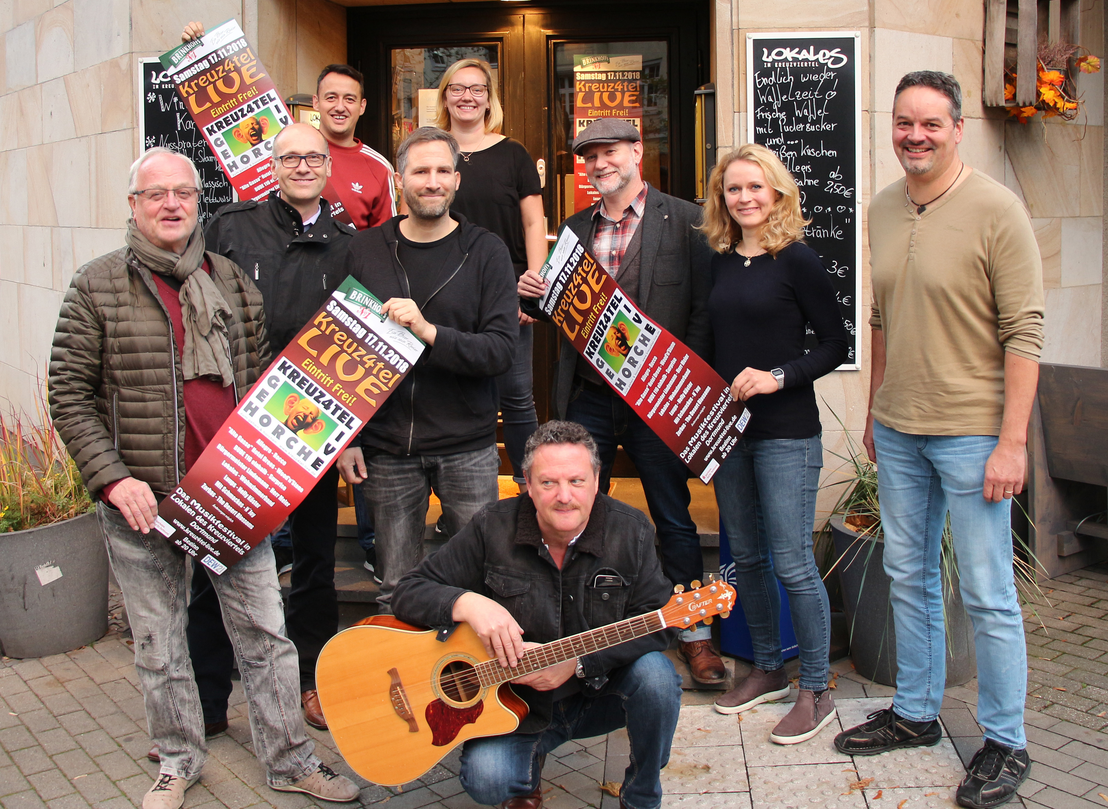 Freuen sich Samstag auf viele Musikfans: die Wohnzimmerband, Band Herr Meier, Eddie Arndt, Woodpecker, Christopher vom "Mit Schmackes", Anika vom "Lokales im Kreuzviertel".