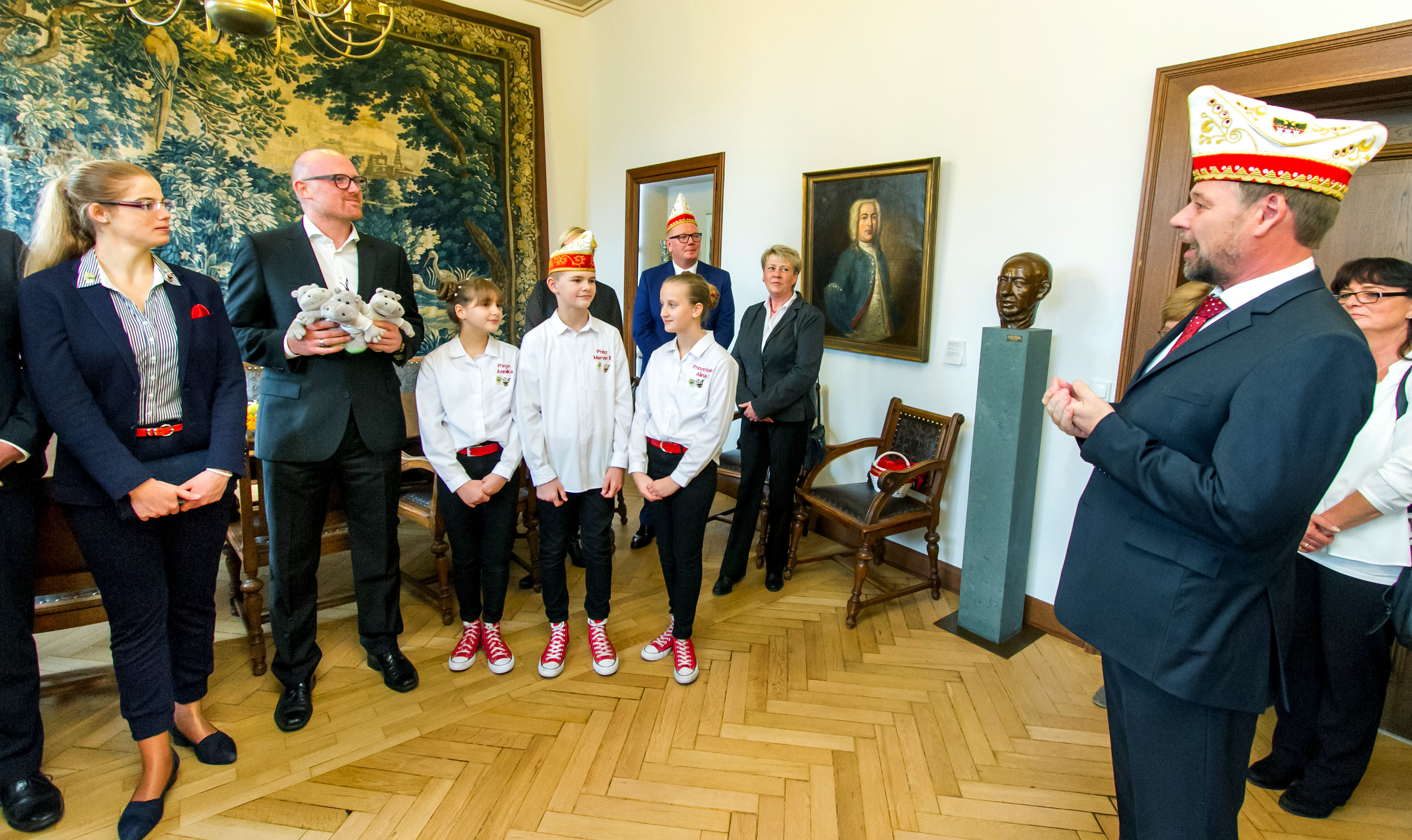 HDK-Präsident Michael Jansen (r.), ohnehin nie um Worte verlegen, traf beim Empfang im Rathaus wieder den richtigen Ton.
Fotos: Hannes Kirchner