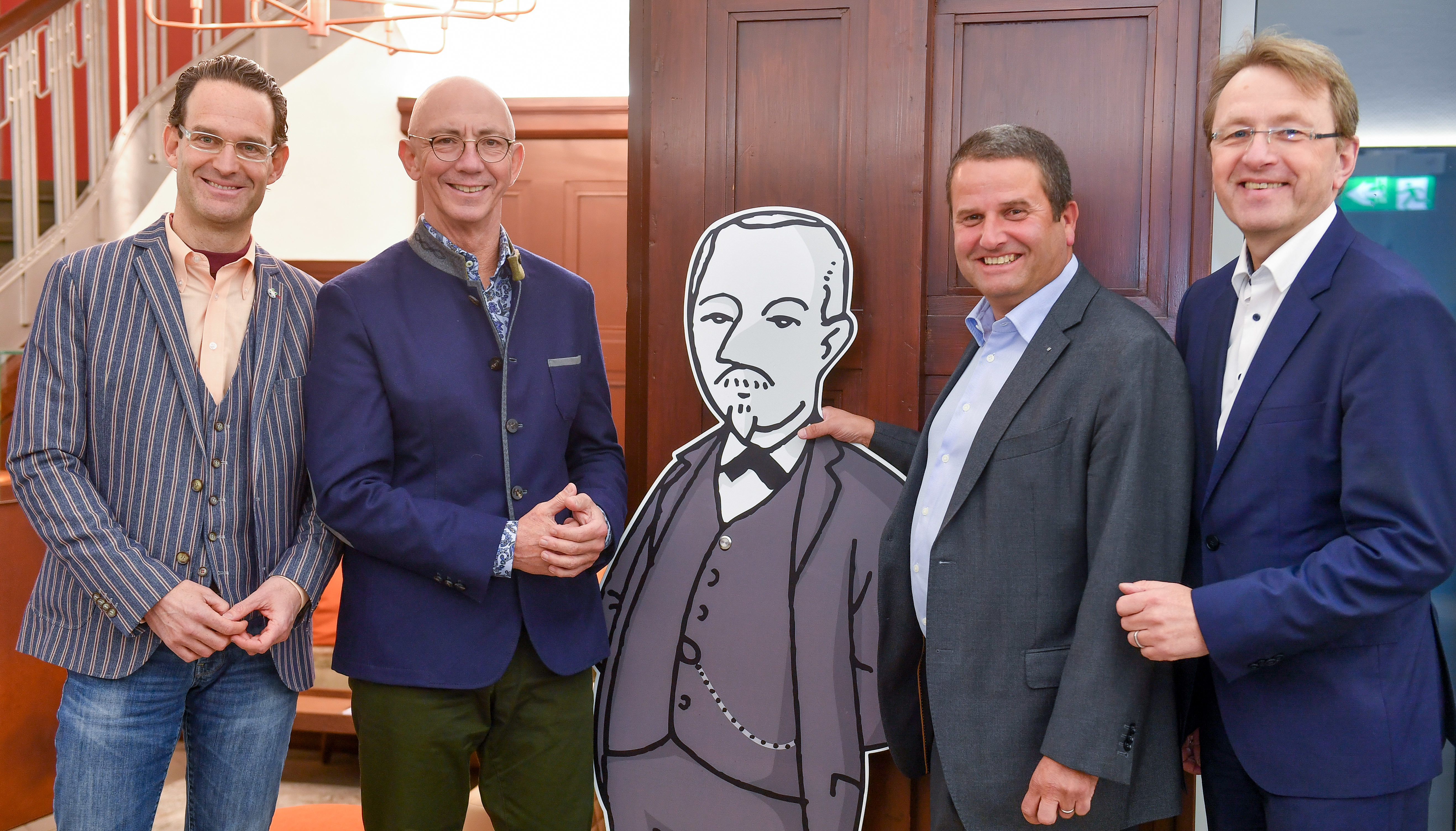Bürgerstiftung folgt auf GUM-Förderverein (v.l.): Patrick Marx übernimmt von OB Ulrich Scholten, Frank Esser und Jürgen Schnitzmeier.