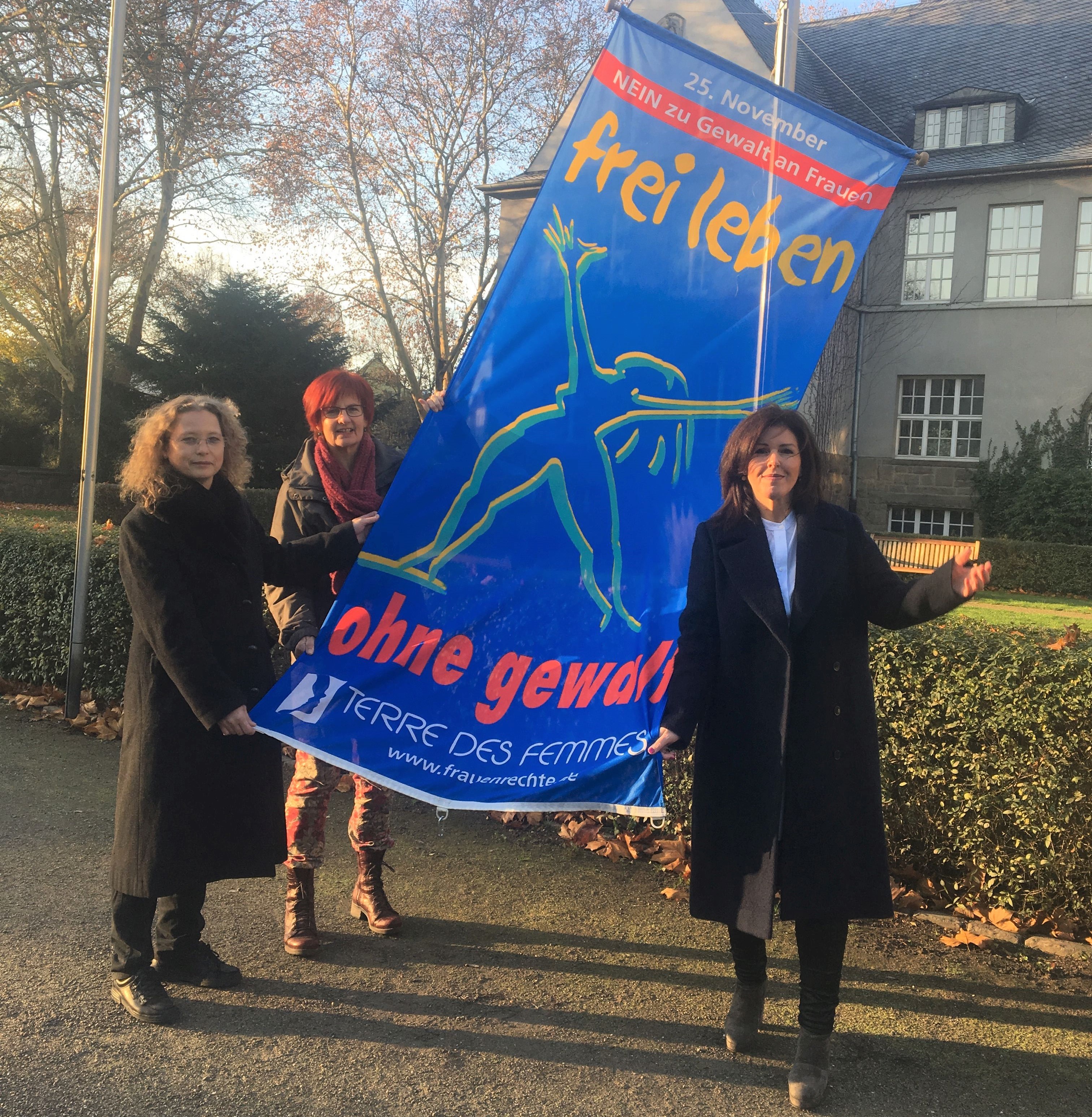 Von links: Linda Schmidt, Birgit Wippermann und Gabriele Stange.