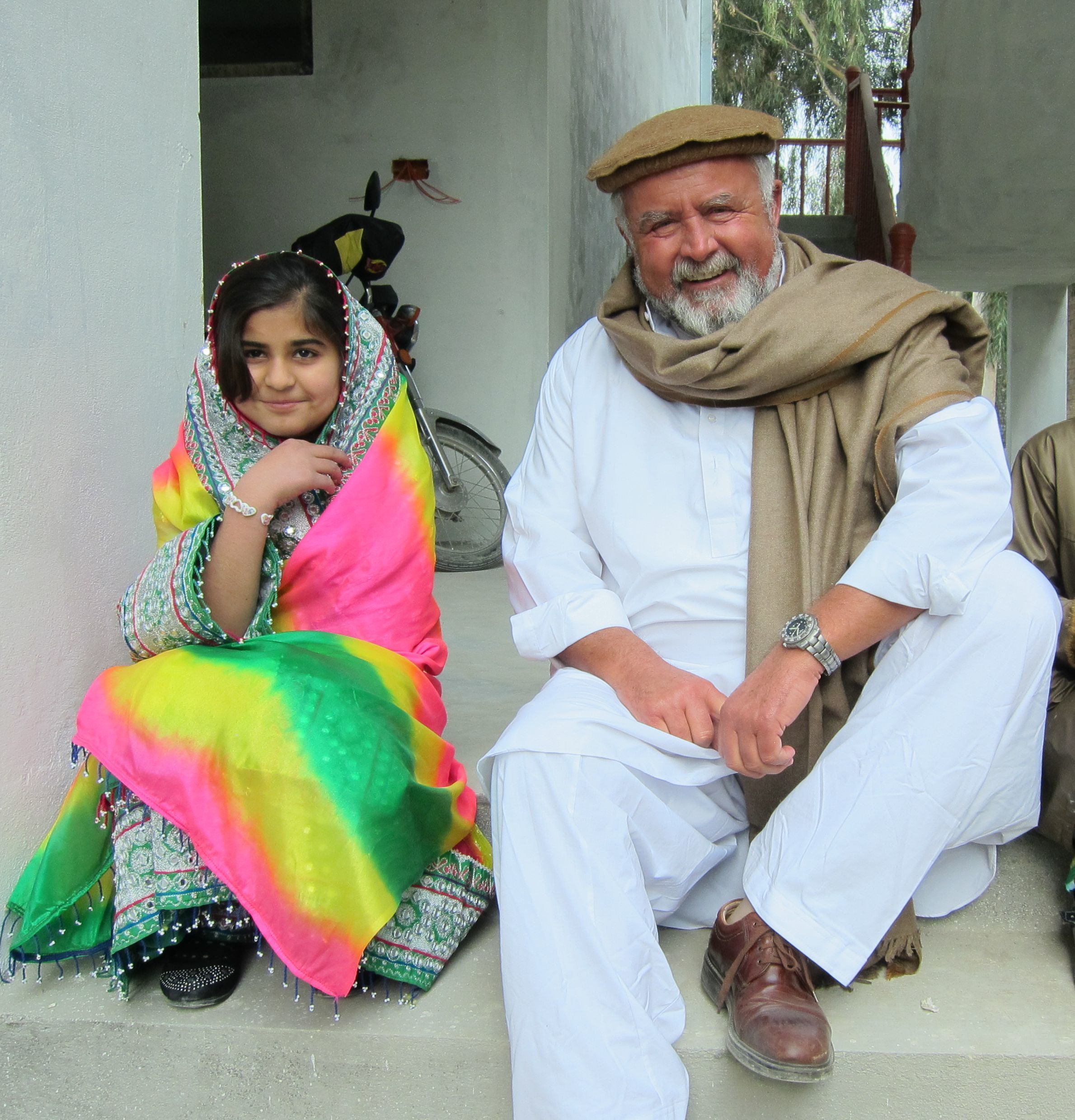 Dr. med. Reinhard Erös,Oberstarzt der Bundeswehr a.D., hat die „Kinderhilfe Afghanistan“gegründet.