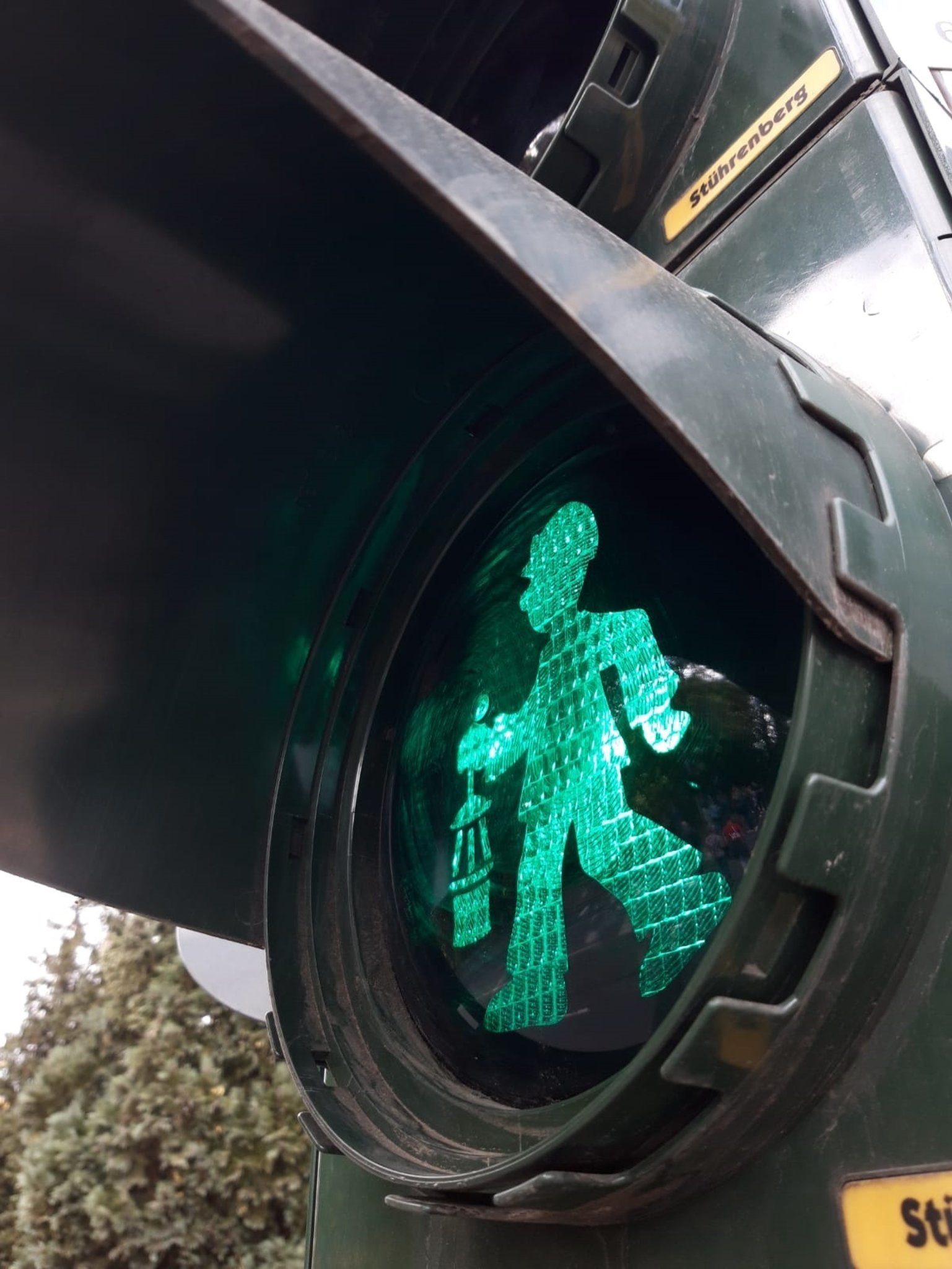 Im Oktober wurde in Duisburg die erste Grubenmännchen-Ampel in Betrieb genommen, Fünf weitere sollen folgen. Bildquelle: Stadt Duisburg/LK Duisburg