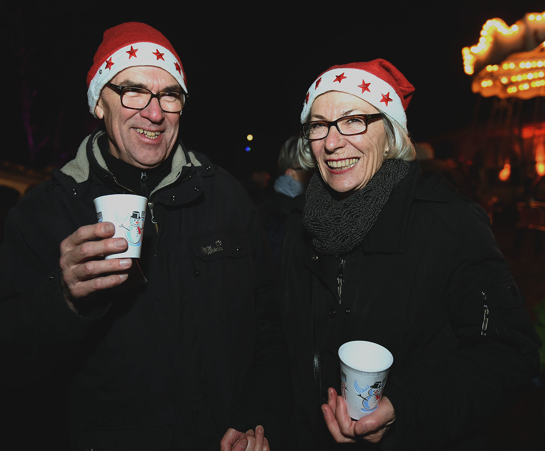 Leute treffen, ein Gläschen Glühwein zur Bratwurst - all das wird auch in diesem Jahr wieder auf dem Nikolausmarkt in Schönebeck möglich sein.