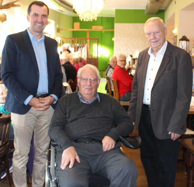 Foto © Jürgen Thoms - Dr. med. Pablo Pérez-González (Chefarzt der Neurologischen Klinik, Christophorus Kliniken Dülmen), Dr. Gerd Kummer und  Dr. Hans Wille (Leitungsteam Parkinson Forum Unna e.V. )