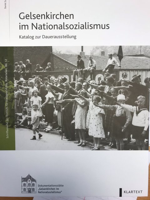 Der Katalog kostet 24.95 Euro im Handel.