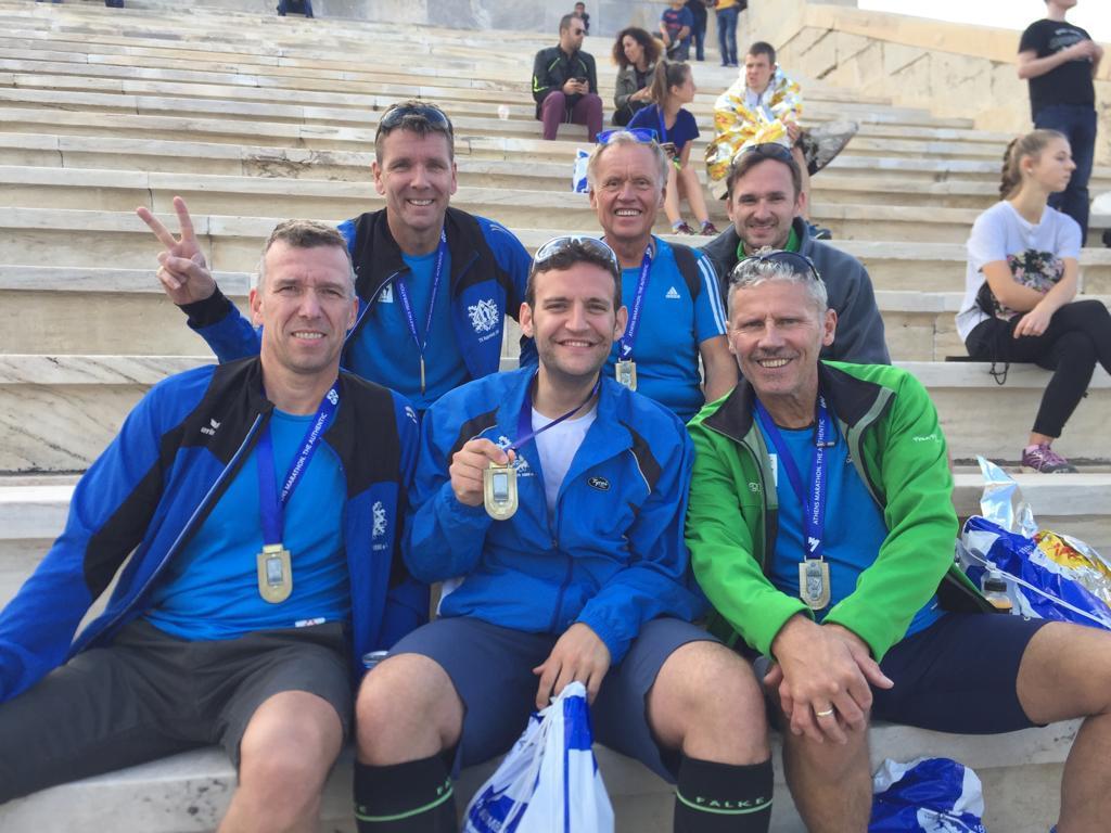 Diese sechs Sportler des TV Hasperbach reisten nach Griechenland, um einmal den "echten" Marathon zu laufen. Dieter Schmückert konnte verletzungsbedingt nicht starten, die anderen fünf erfüllten sich ihren (Läufer-)Traum und schafften es ins Ziel.