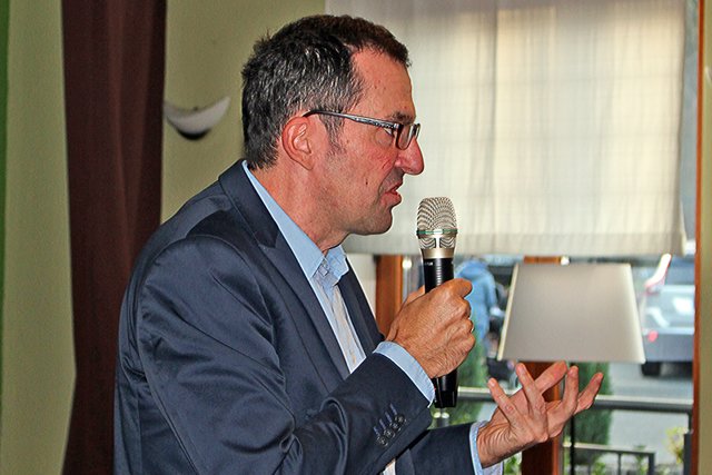 Aus der Fotoserie von © Jürgen Thoms -  Gruppentreffen der Parkinson Selbsthilfegruppe Unna am 14. November 2018  mit Dr. med. Pablo Pérez-González (Chefarzt der Neurologischen Klinik, Christophorus Kliniken Dülmen)