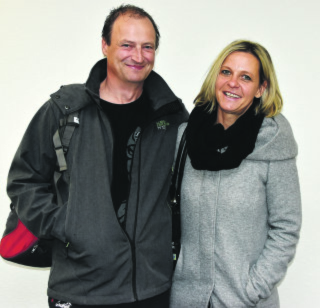 Fielen nach ihrer Rückkehr aus dem Urlaub aus allen Wolken: Die Hauptgewinnerin Heike Hubatsch und ihr Mann Joachim. Foto: CS