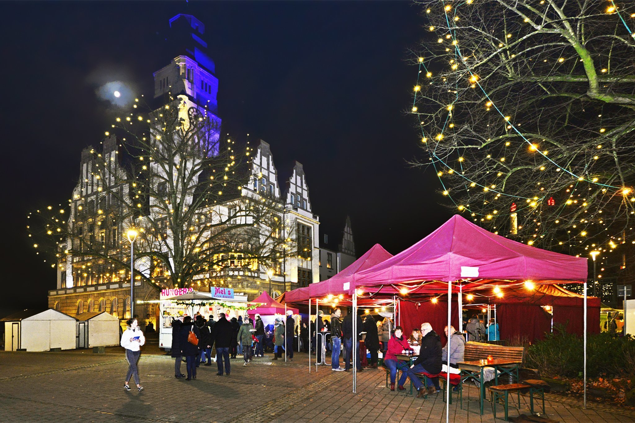 Zum Zimtsternfest lockt die Gladbecker Innenstadt mit vorweihnachtlicher Dekoration und einem bunten Aktionsprogramm.