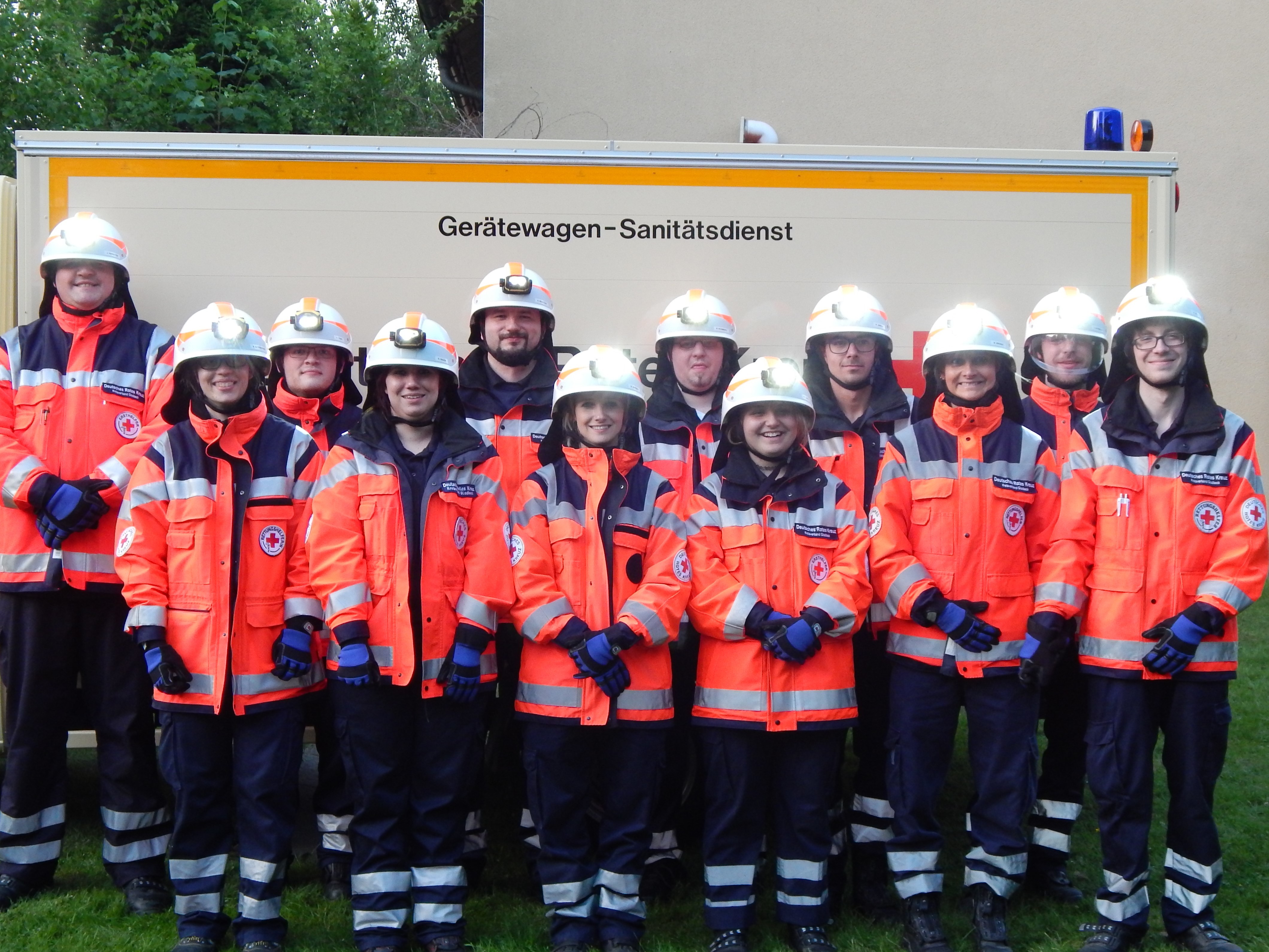 Rotkreuzhelferinnen / Helfer der Rotkreuzgemeinschaft Gladbeck nach einer Einsatzübung der DRK Einsatzeinheit Gladbeck. Danke für Euer Ehrenamt !!!
