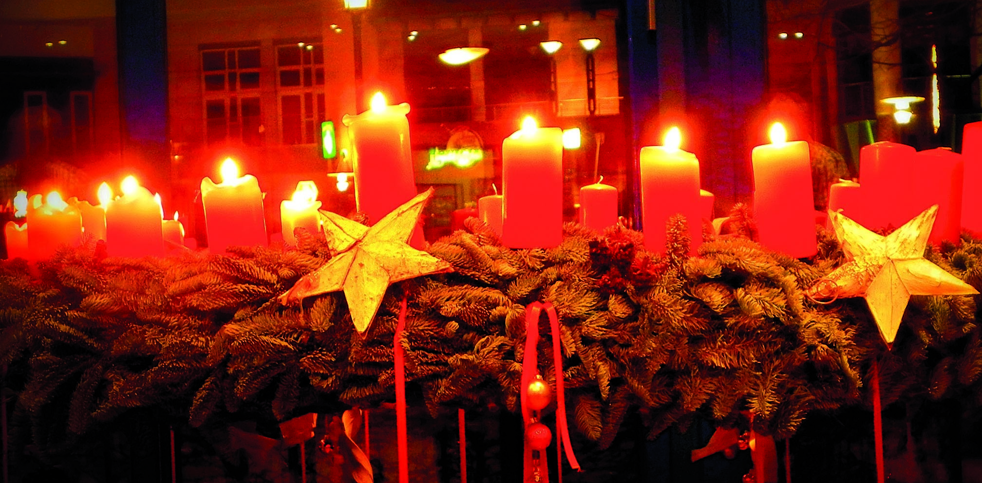 So schön er auch ist, der Adventskranz löst immer wieder Brände aus. Foto: Archiv