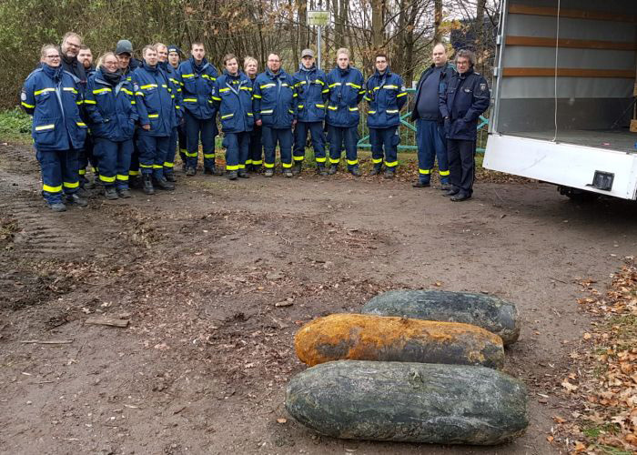 Im Einsatz waren THW, Feuerwehr, Polizei und der Kampfmittelbeseitigungsdienst.