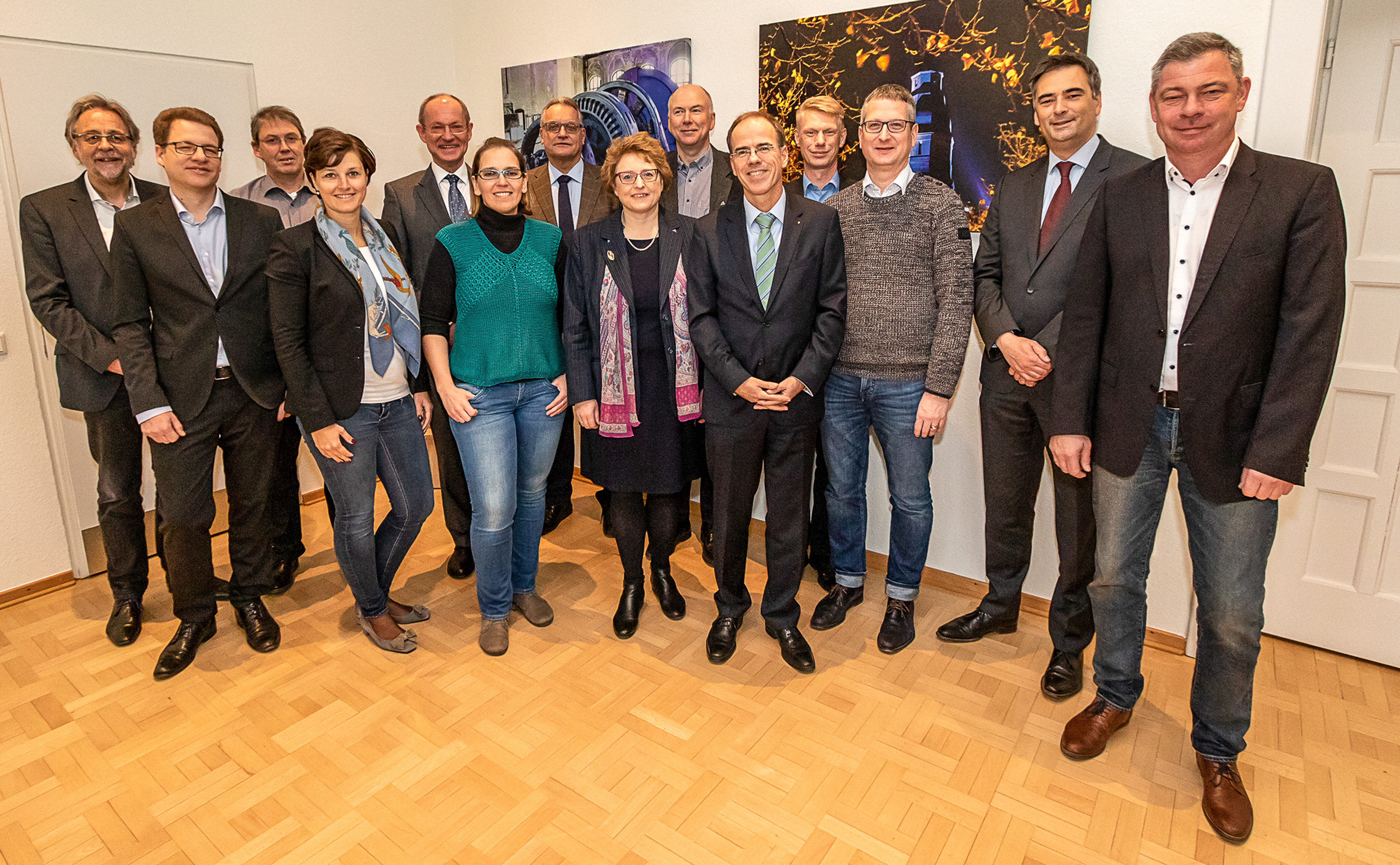 Nahmen (von rechts nach links) am neuerlichen Gedankenaustausch zwischen dem "Verein zur Förderung der Gladbecker Wirtschaft" und der Stadt Gladbeck im Alten Rathaus teil: Thorsten Nagel, Rob Meevis, Georg Hahne, Benie Marotz, Ingo Abrahams, Joachim Pieper, Elisabeth Kolberg, Ludger Kreyerhoff, Claudia Röttlingsberger, Ulrich Roland, Carolina Volk, Ulrich Marl, Karsten Fuchte und Peter Breßer-Barnebeck.