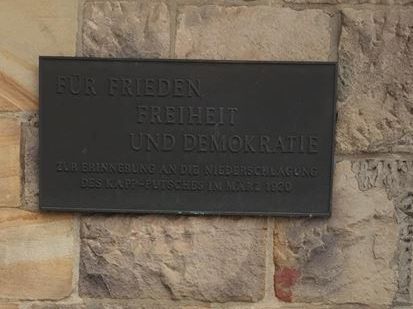 Gedenktafel am Bahnhof Wetter/Ruhr, eingeweiht 1989 (auf Initiative der Autorin)