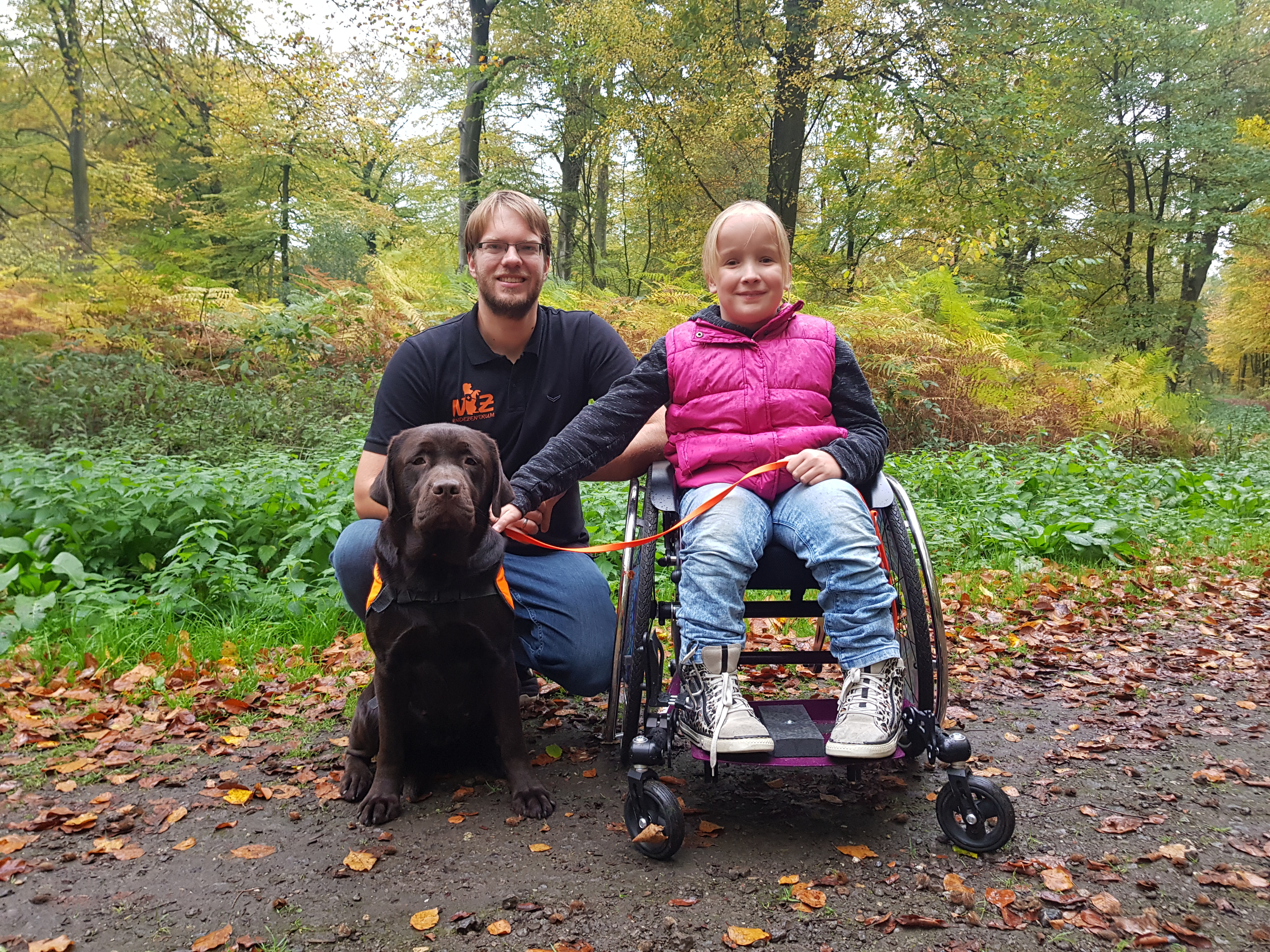Hundetrainer Ulrich Zander mit Amy und Marie-Theres (8).