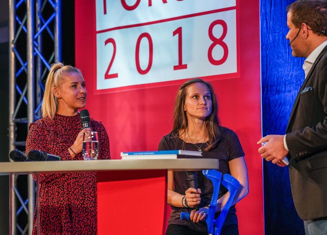 Ina Lehmann und Irini Ioannidou vom Frauenfußball-Bundesligisten SGS Essen. | Foto: Michael Gohl