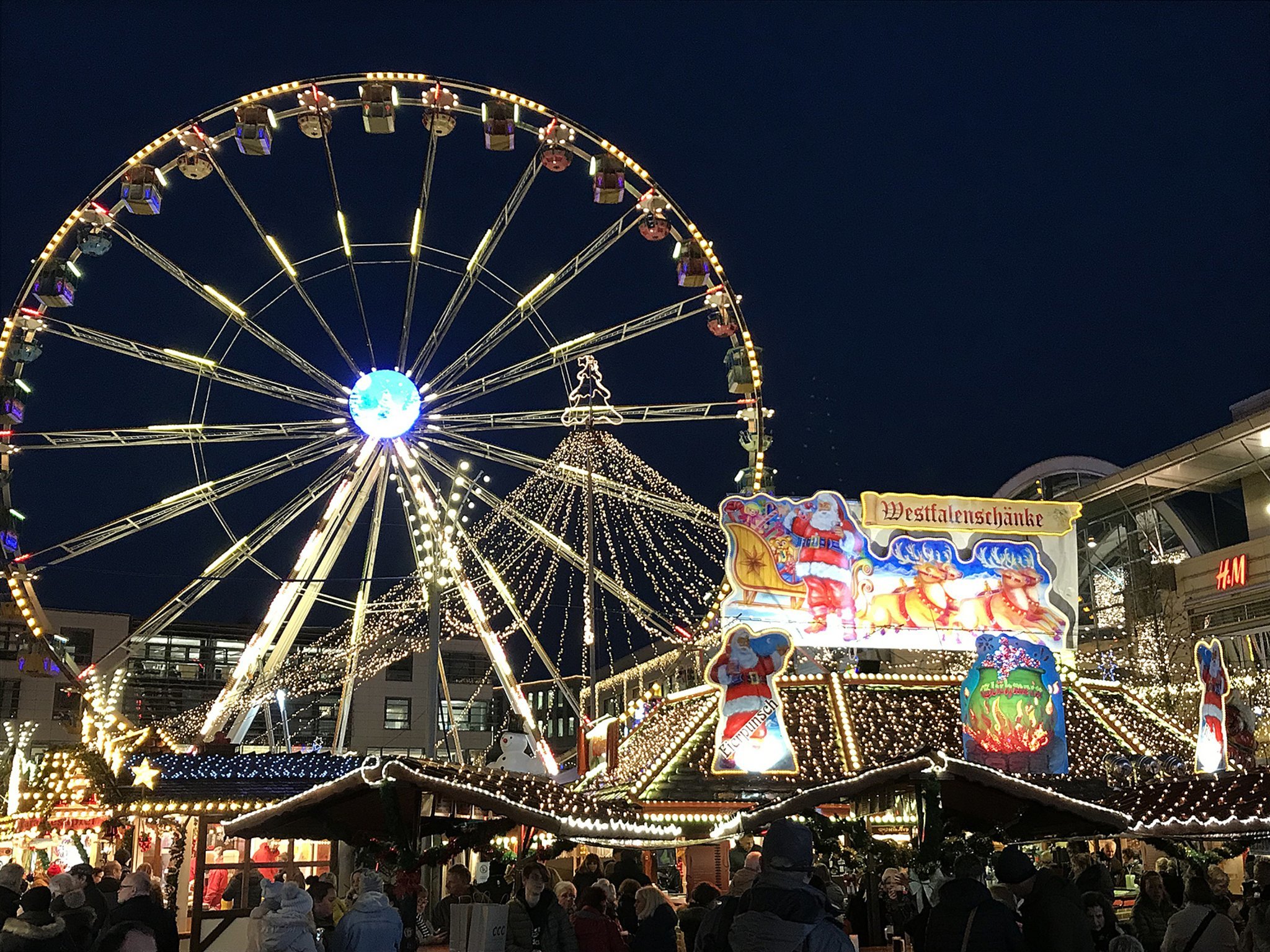 Das Riesenrad ist das Symbol des Hagener Weihnachtsmarktes.
