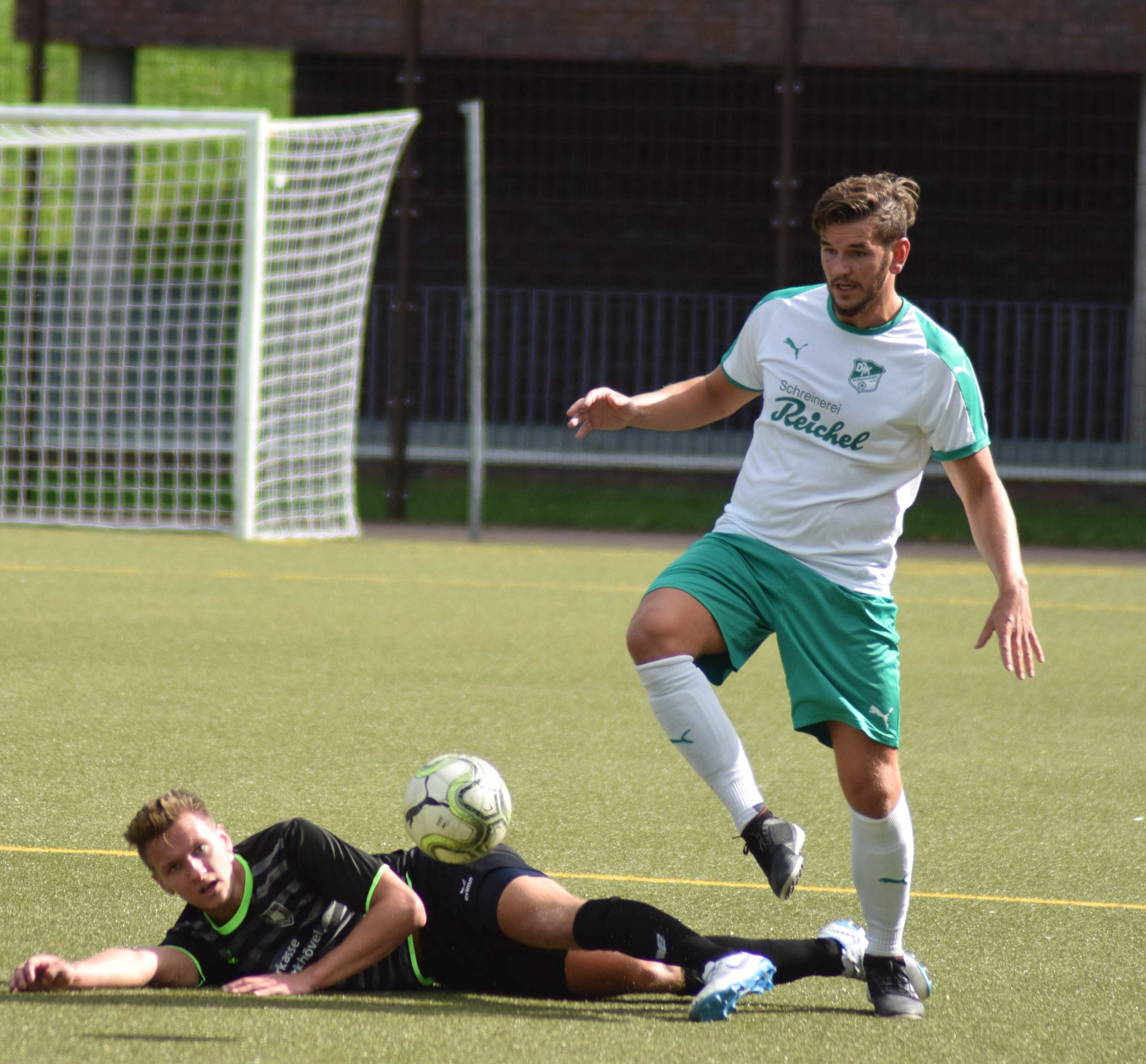 Matthias Kaiser traf für die DJK zum zwischenzeitlichen 2:0. Foto: Peter Mohr