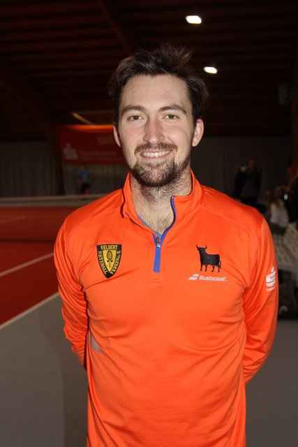 Die NBV-Nummer eins und Trainer Tom Schöneberg setzte sich in einem spannenden Match mit 6:7, 6:4 und 10:3 gegen den Kroaten Mario Lesic durch.