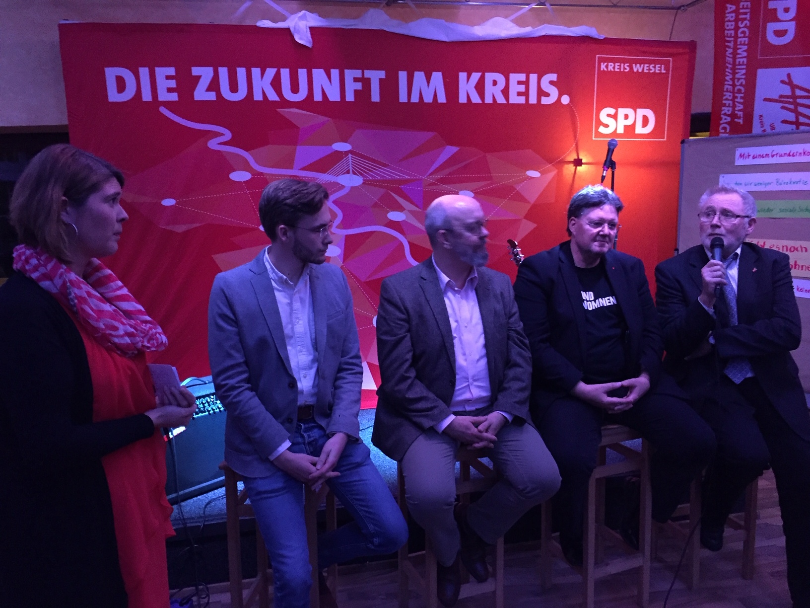 Die Podiumsdiskussion zum Abschluss der Veranstaltung, v.l.n.r.: Nadine Milewski, Benedikt Lechtenberg, Norbert Meesters, Michael Levedag, Willi Trippe.