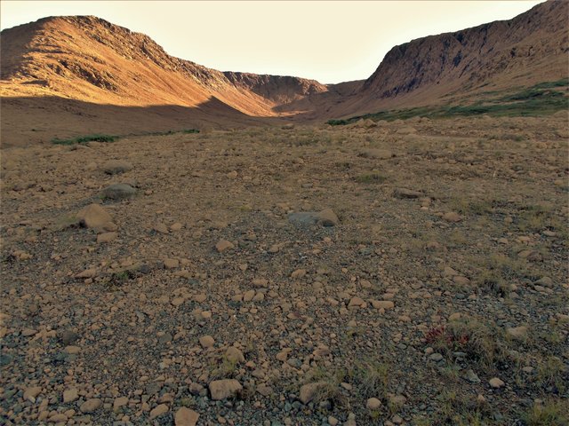 Das Gestein der Tablelands im Gros Morne National Park stammt aus dem Erdinnern und ist ca. 5 Millionen Jahre alt. | Foto: Dr. Gerhard E. Sollbach