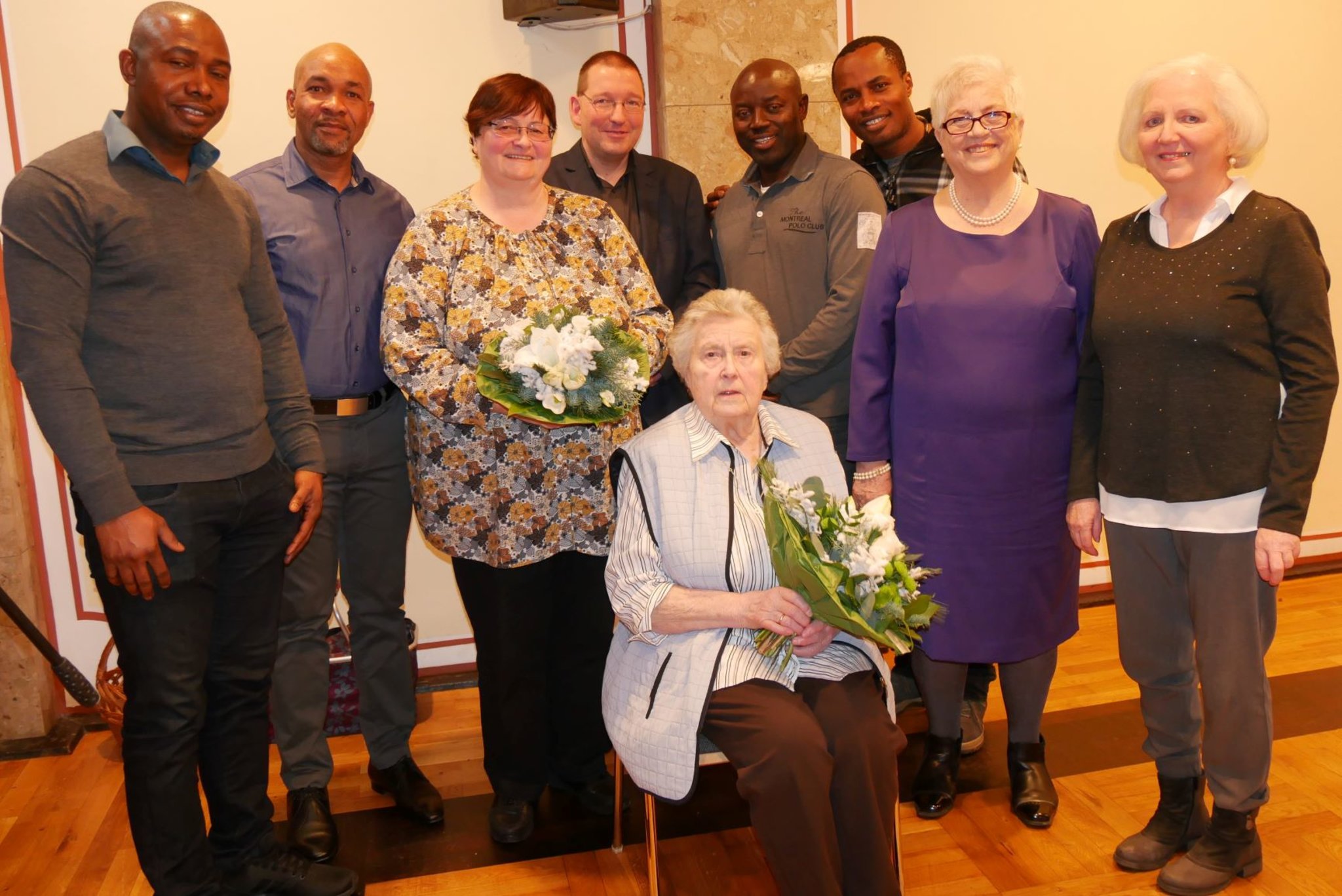 Frohe Botschaft beim Adventcafé Caritas St. M. Himmelfahrt in Essen
