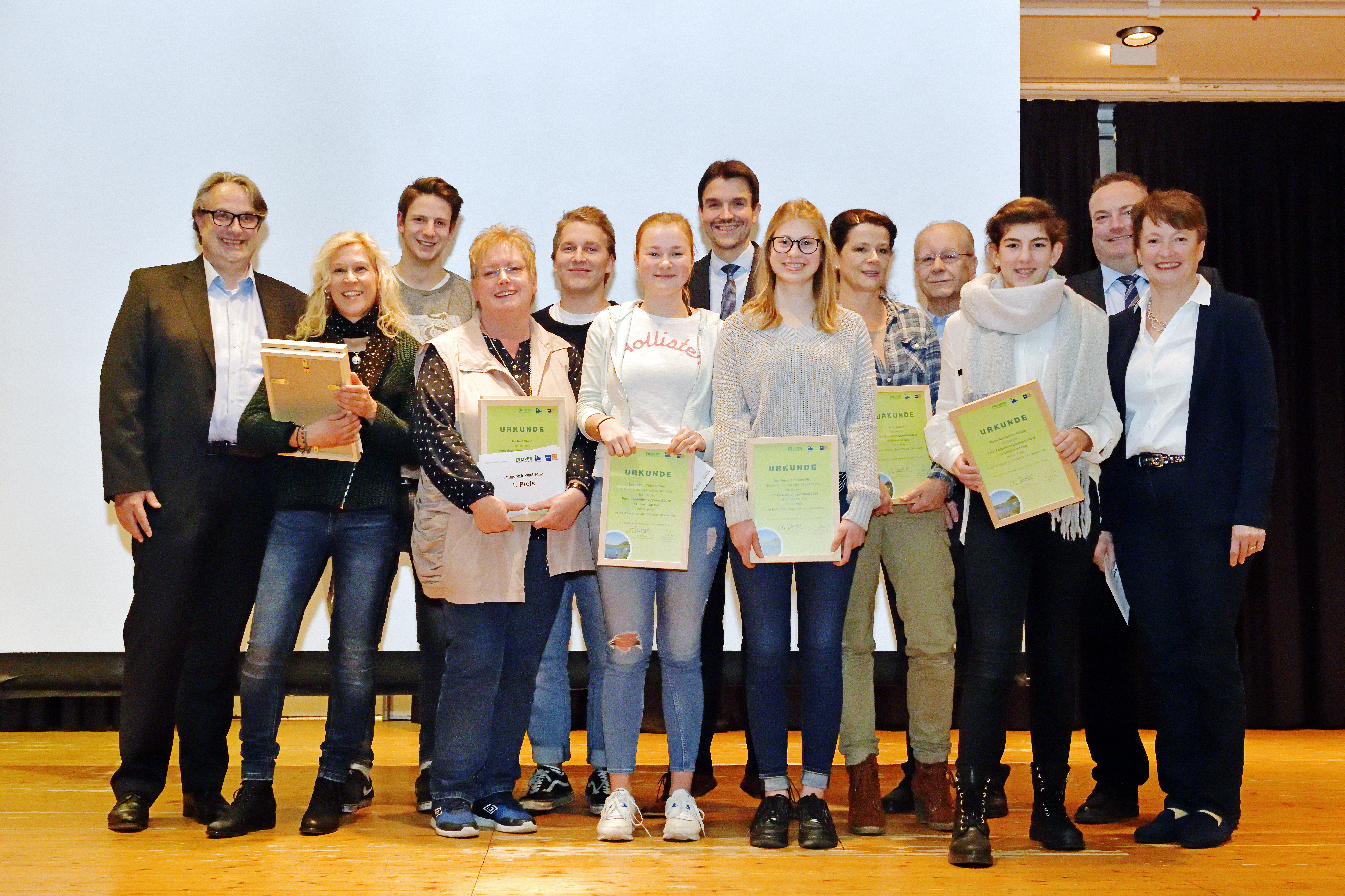 Alle Gewinnerinnen und Gewinner auf einen Blick beim Gruppenfoto. Foto: Michael A. Döring