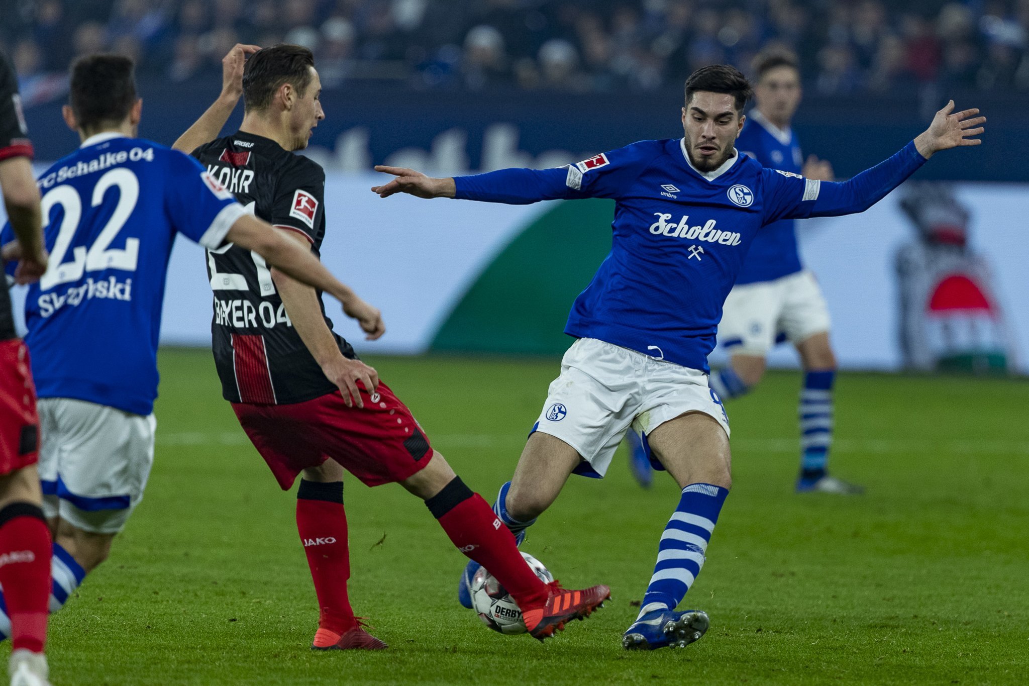 Auf jedem Trikot eines Schalker Spielers gegen Leverkusen stand ein anderer Zechenname der Region. Das S04-Heimspiel stand in dem besonderen Rahmen des Bergbau-Abschieds und sorgte für eine Gänsehaut-Atmosphäre. Allerdings nur bis zum Anpfiff des Spiels.