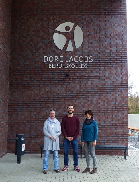 Immer für ihre Schüler und Schülerinnen da: (v.l.) Ulrike Ellinger (Schulträgerin u. Geschäftsführerin), Claas Hörner (Bildungsgangleiter), Annette Kamp (Schulleiterin)