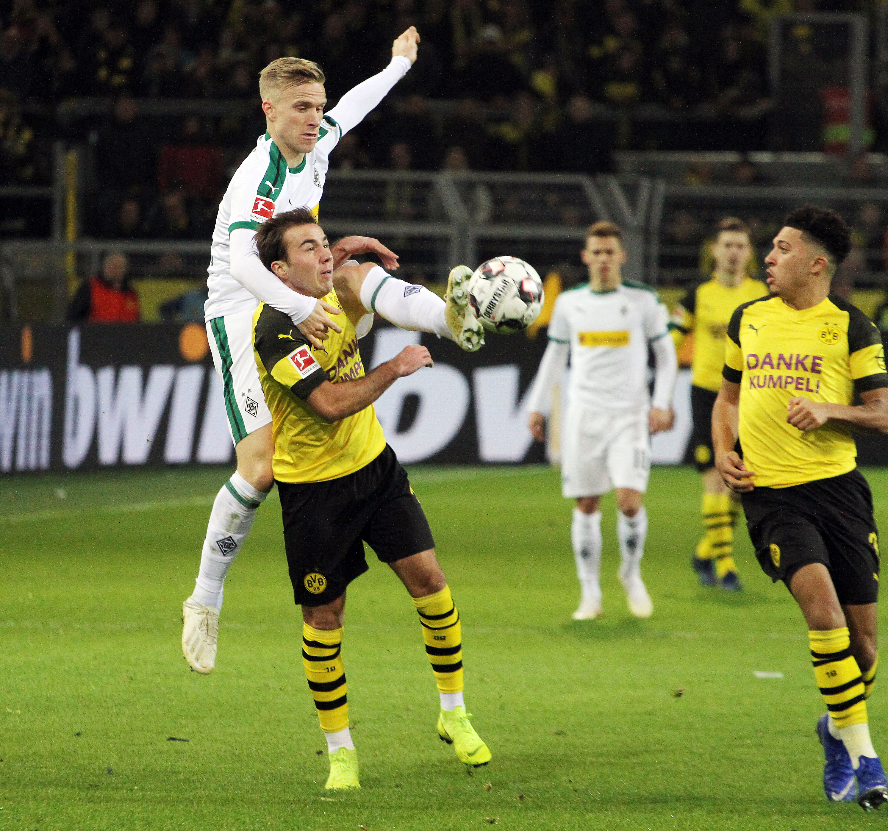 Zweimal passte Borussia Mönchengladbach nicht gut genug auf Mario Götze auf. Beide Tore des BVB bereitete der Stürmer nach seiner Einwechslung vor.