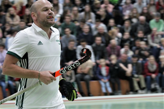 Ein ganz Großer des Hockeysports verlässt die Hockeybühne.