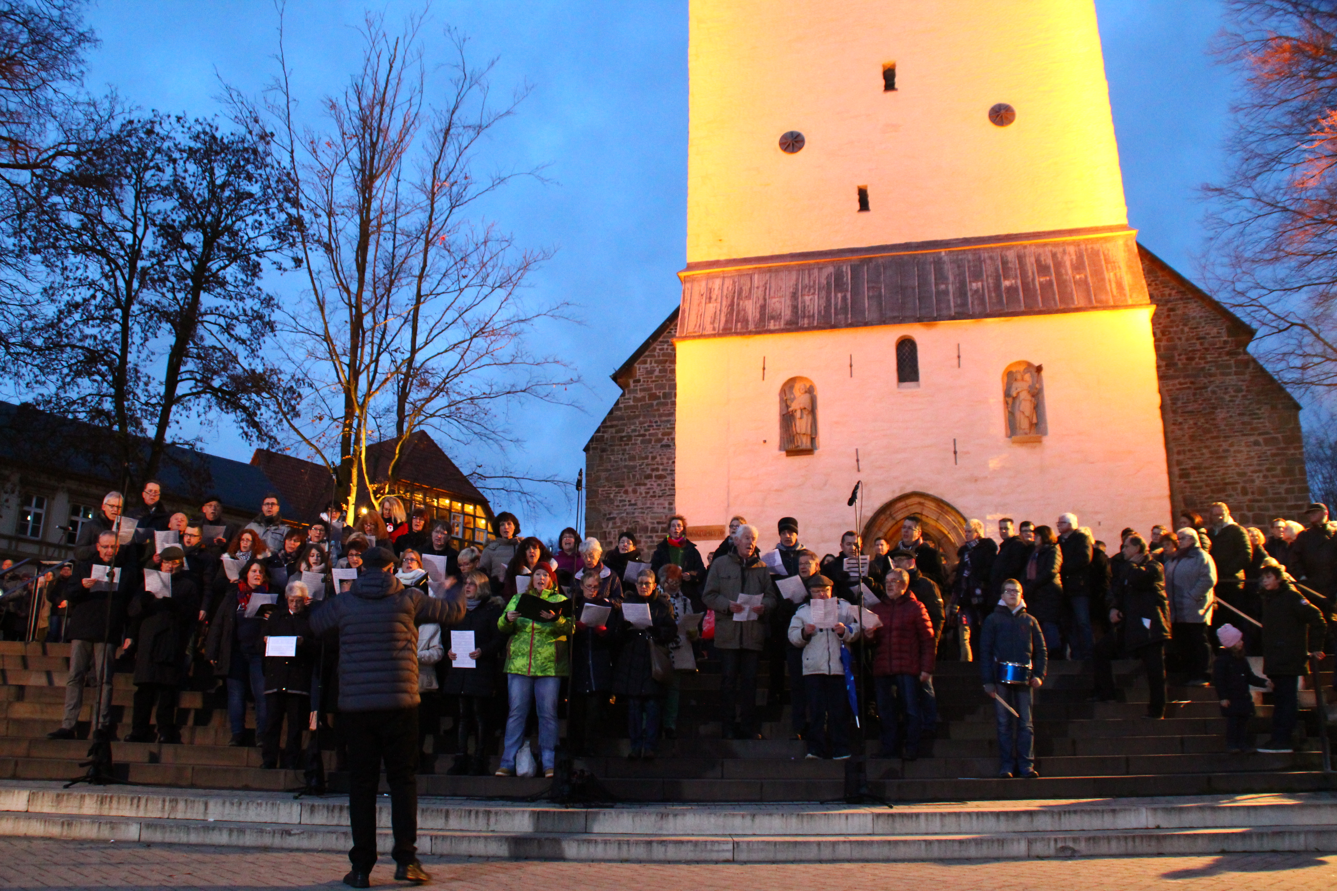 Der Mendener Weihnachtschor sang zwei Lieder.