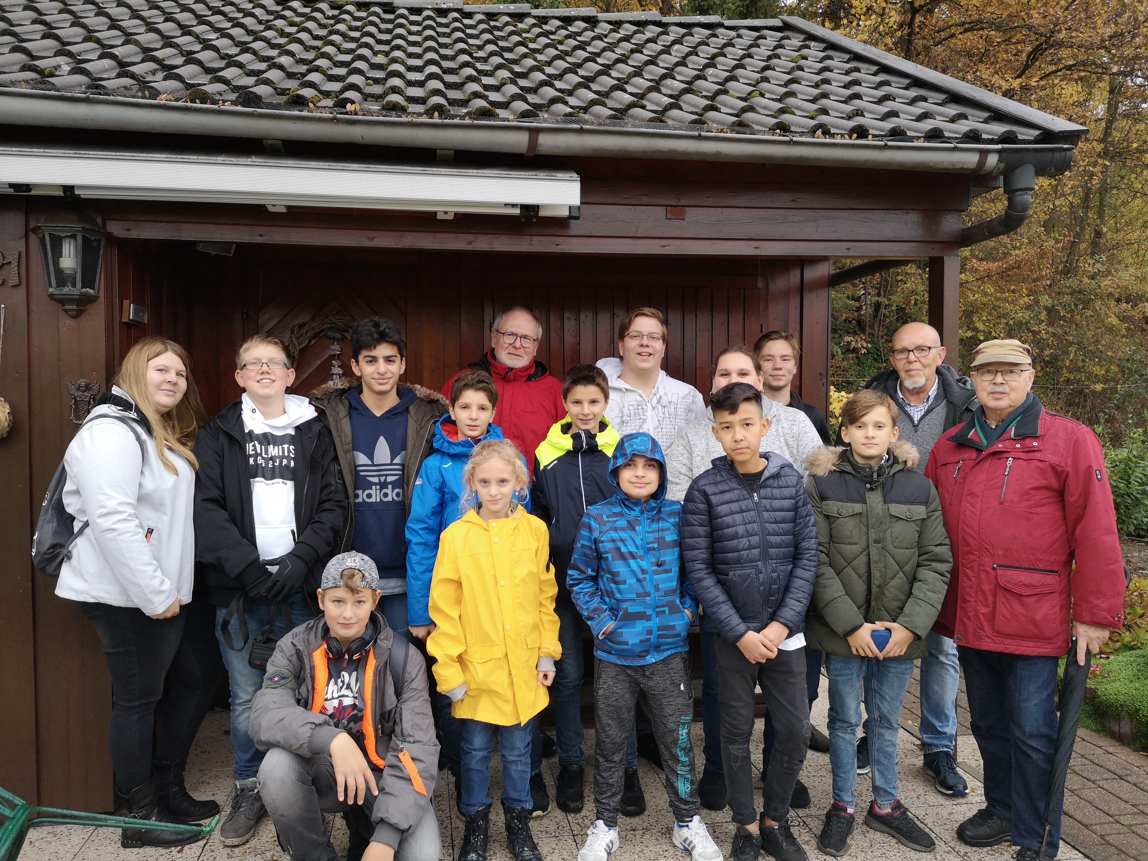 Erlebten einen spannenden Tag in Heisingen: die jungen Besucher aus den Jugendhäusern Raesfeld, Erle und Isselburg.