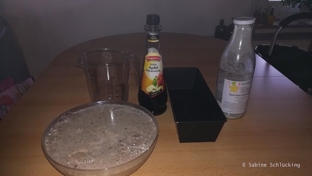 Gerade noch aufgefallen. Apfelessig musste es sein.