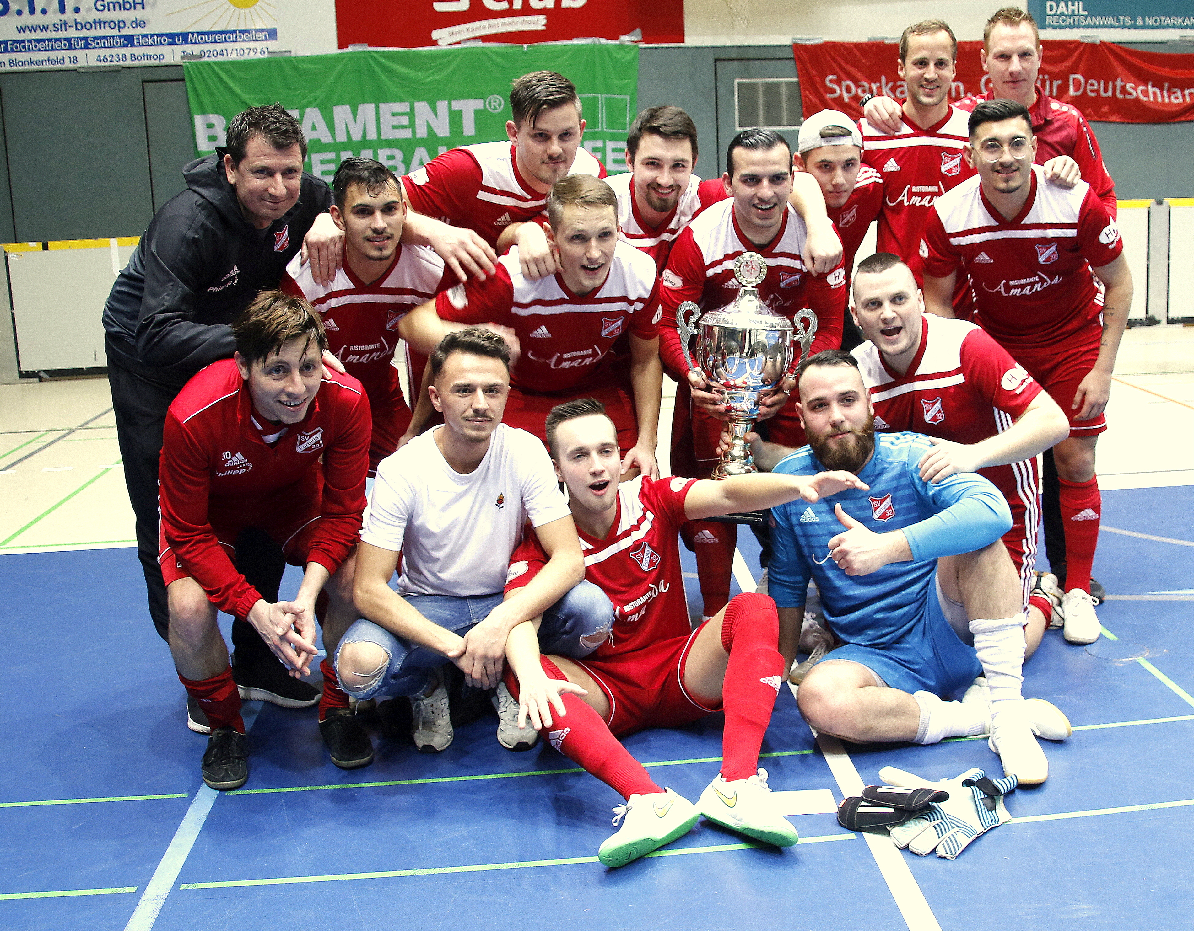 DIE SIEGREICHE MANNSCHAFT " FORTUNA "