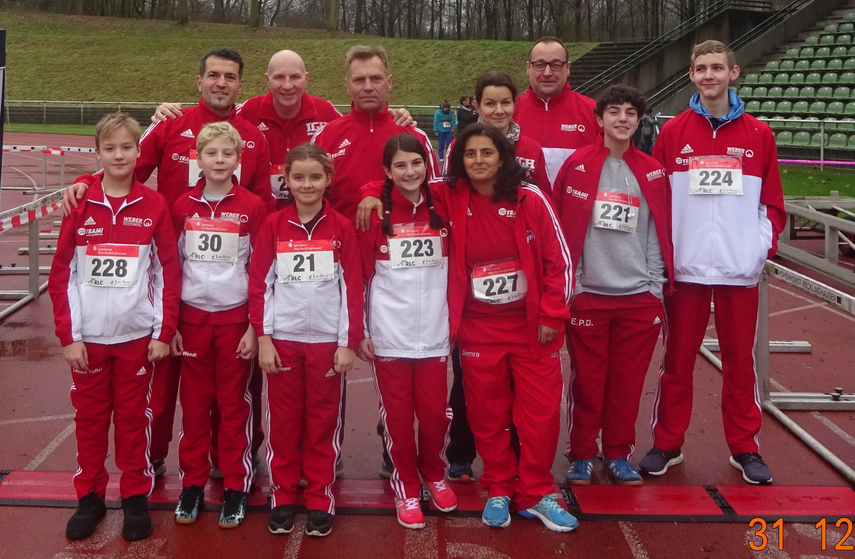 Erfolgreicher Jahresabschluss beim 32. Silvesterlauf in Recklinghausen: Das Team des Boxvereins Rot-Weiß Buer