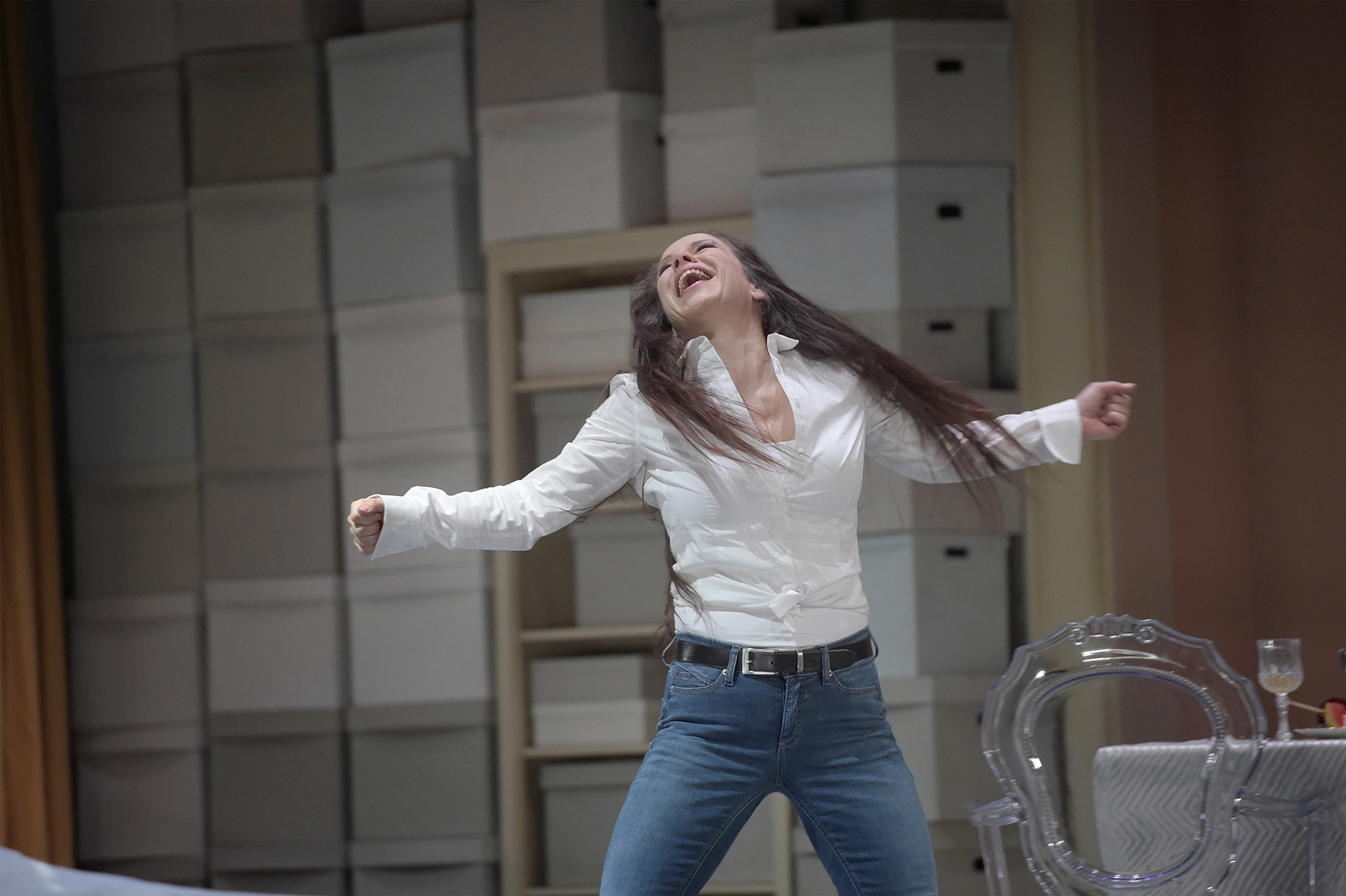 Annemarie Kremer zeigt Rachelust im Aalto-Theater.