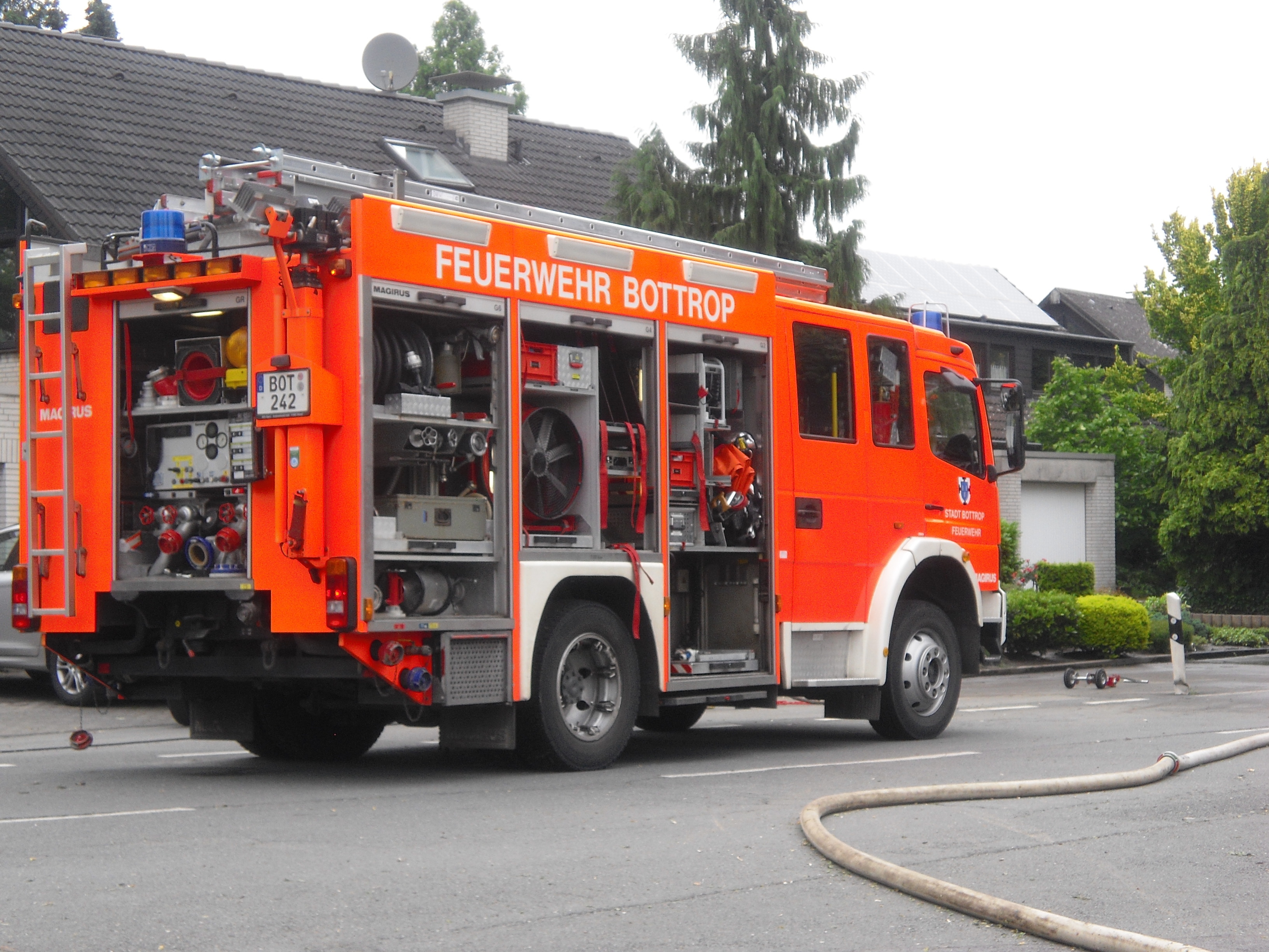 Aufmerksame Nachbarn konnten das Feuer bereits vor dem Eintreffen der Feuerwehr löschen.