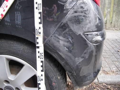 Der Fahrer hat erhebliche Schäden an seinem Auto festgestellt.