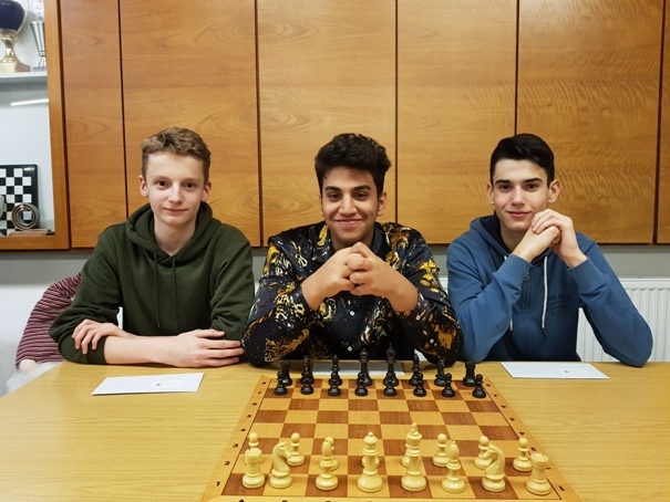 Sieger der Königsklasse: Ali Elier (Mitte)
Zweiter Raphael Kracht (links), Dritter Vitaliy Garbuz (rechts)