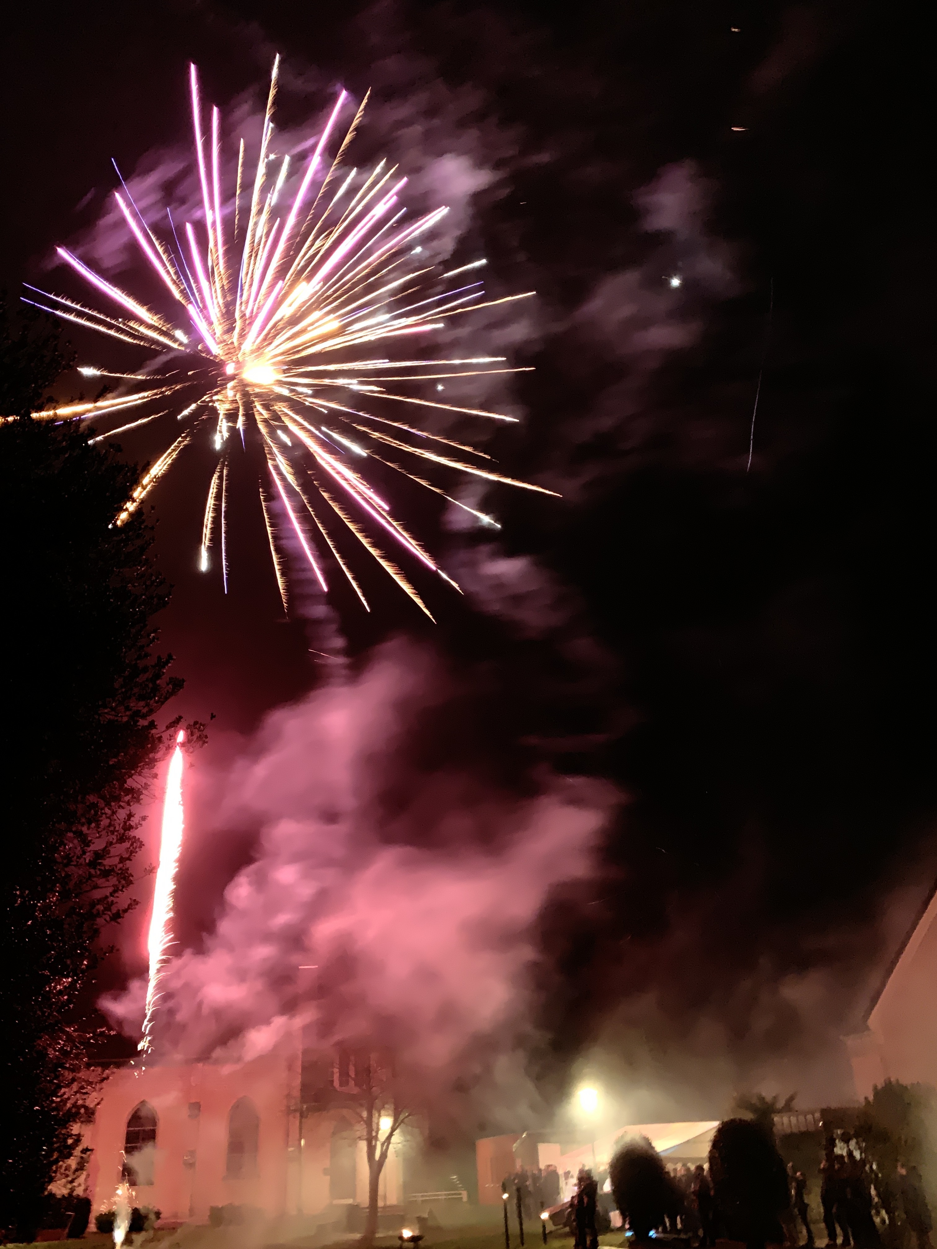Feuerwerk an der Marienkirche - Das Highlight des Glühwein-Neujahrsfest´.