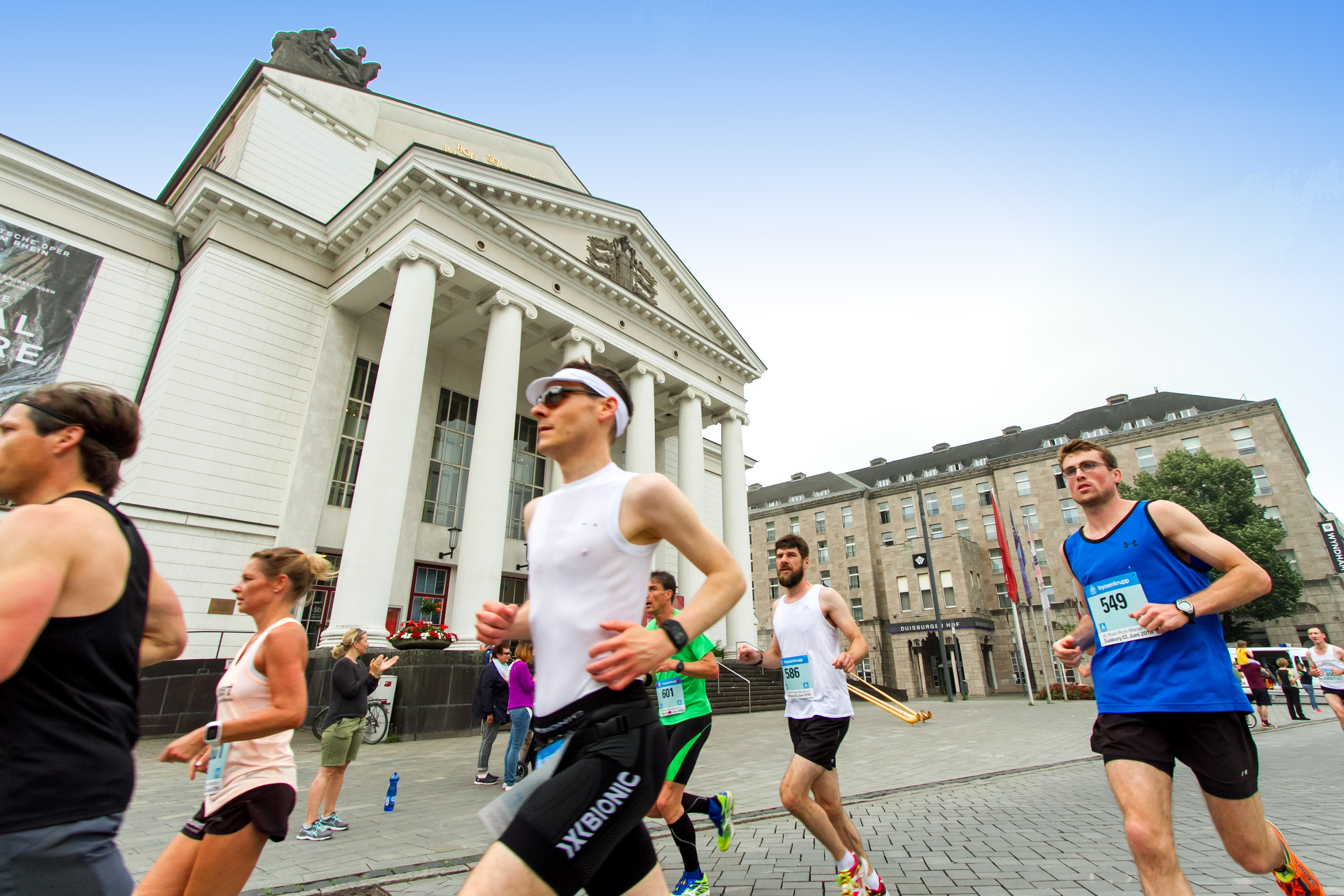 Zum 36. Mal wird in diesem Jahr der Rhein-Ruhr-Marathon ausgetragen.
Foto: Hannes Kirchner