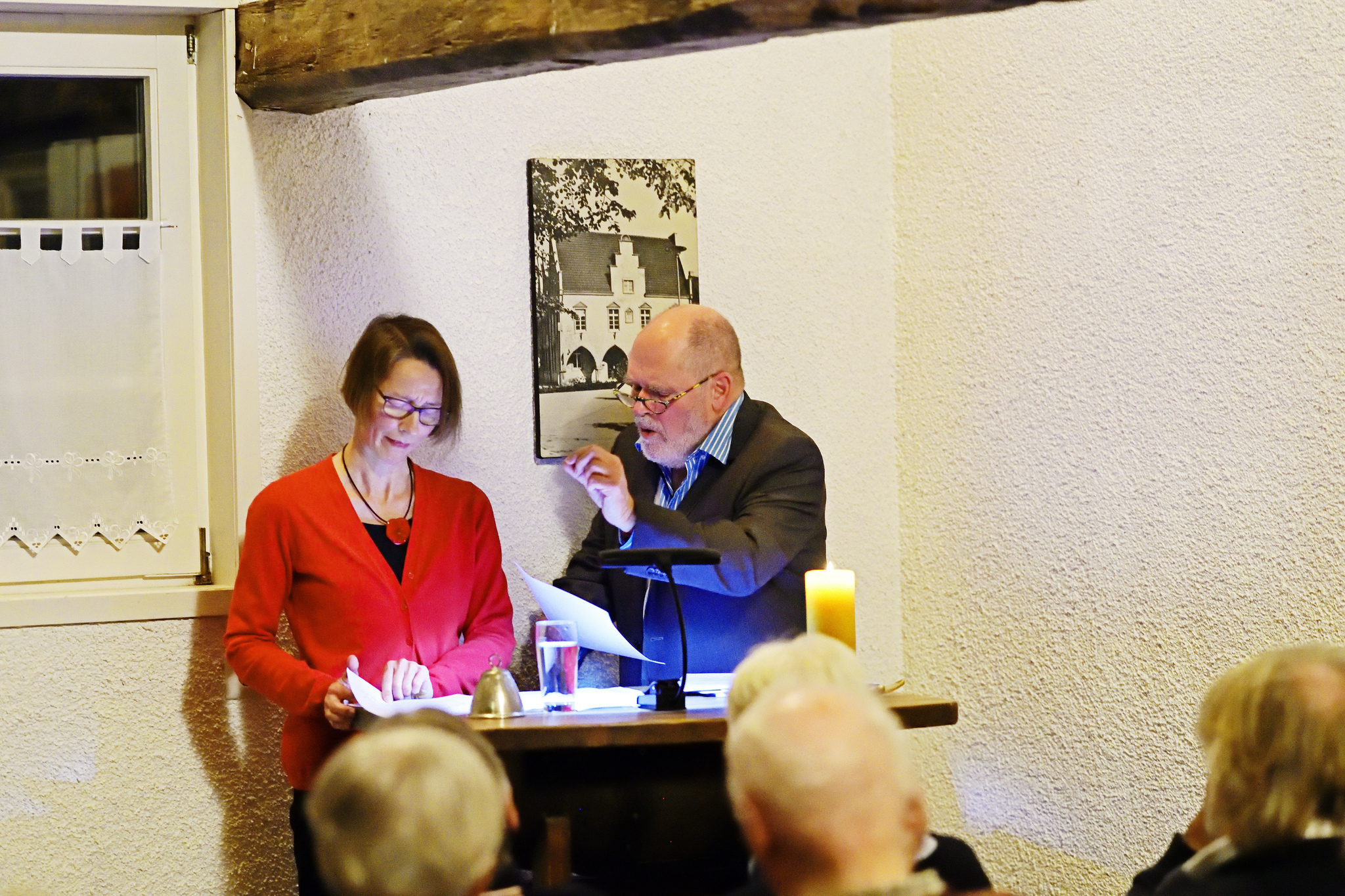 Mit einem berührenden Neujahrsschmankerl „Ein Liebesdienst“ (A Service of Love) verabschiedeten Sabine und Michael van Ahlen ihr Publikum. Foto Michael Döring