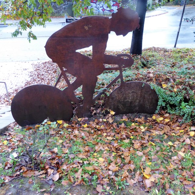 Eine von mehreren Skulpturen am Rad-Gahweg in Annen | Foto: J.Drell