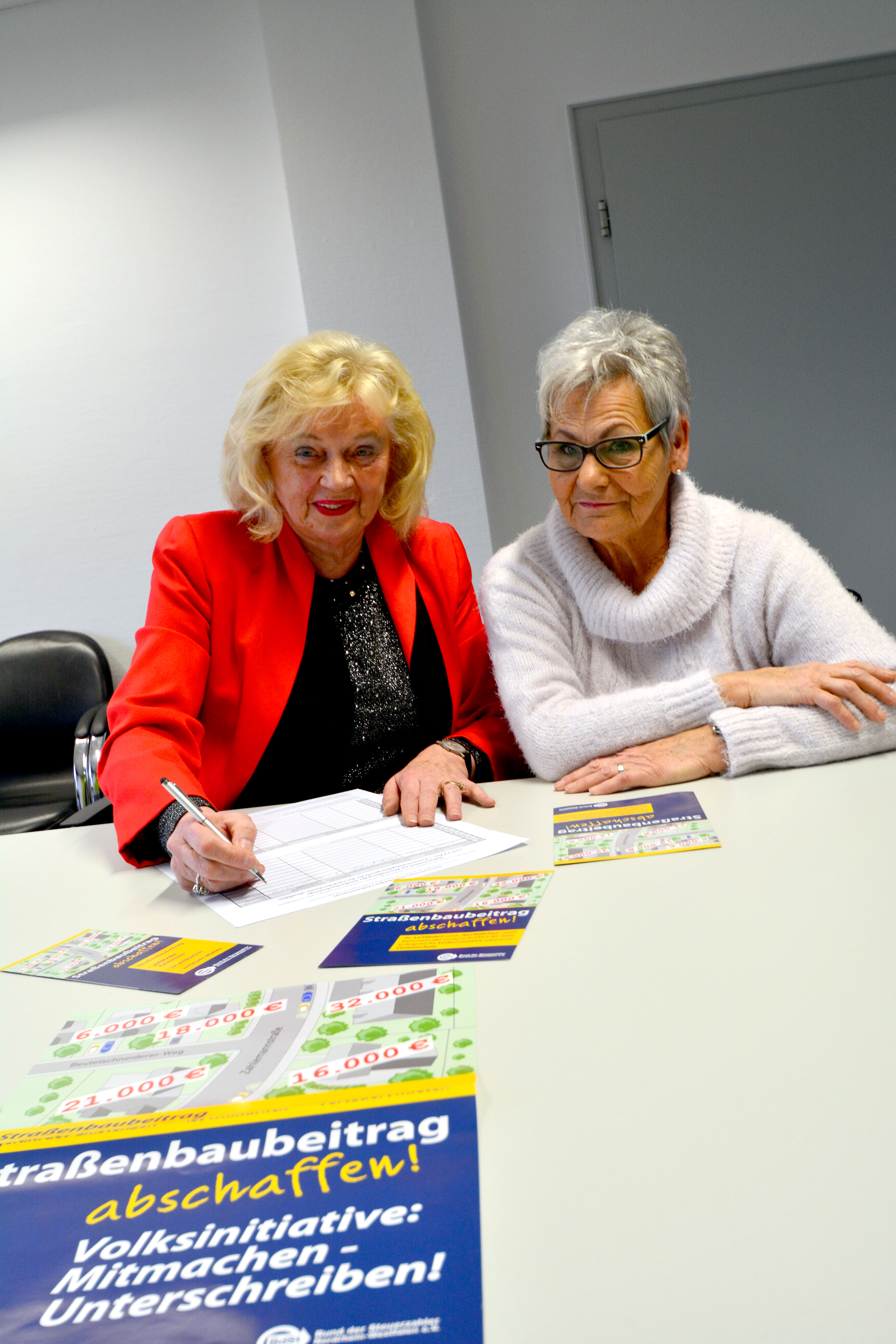 Marita Eckenbach (l.), Vorsitzende des Seniorenbeirates, und ihre Stellvertreterin Ellen De Sanctis. Foto: Döring/Stadt Hemer