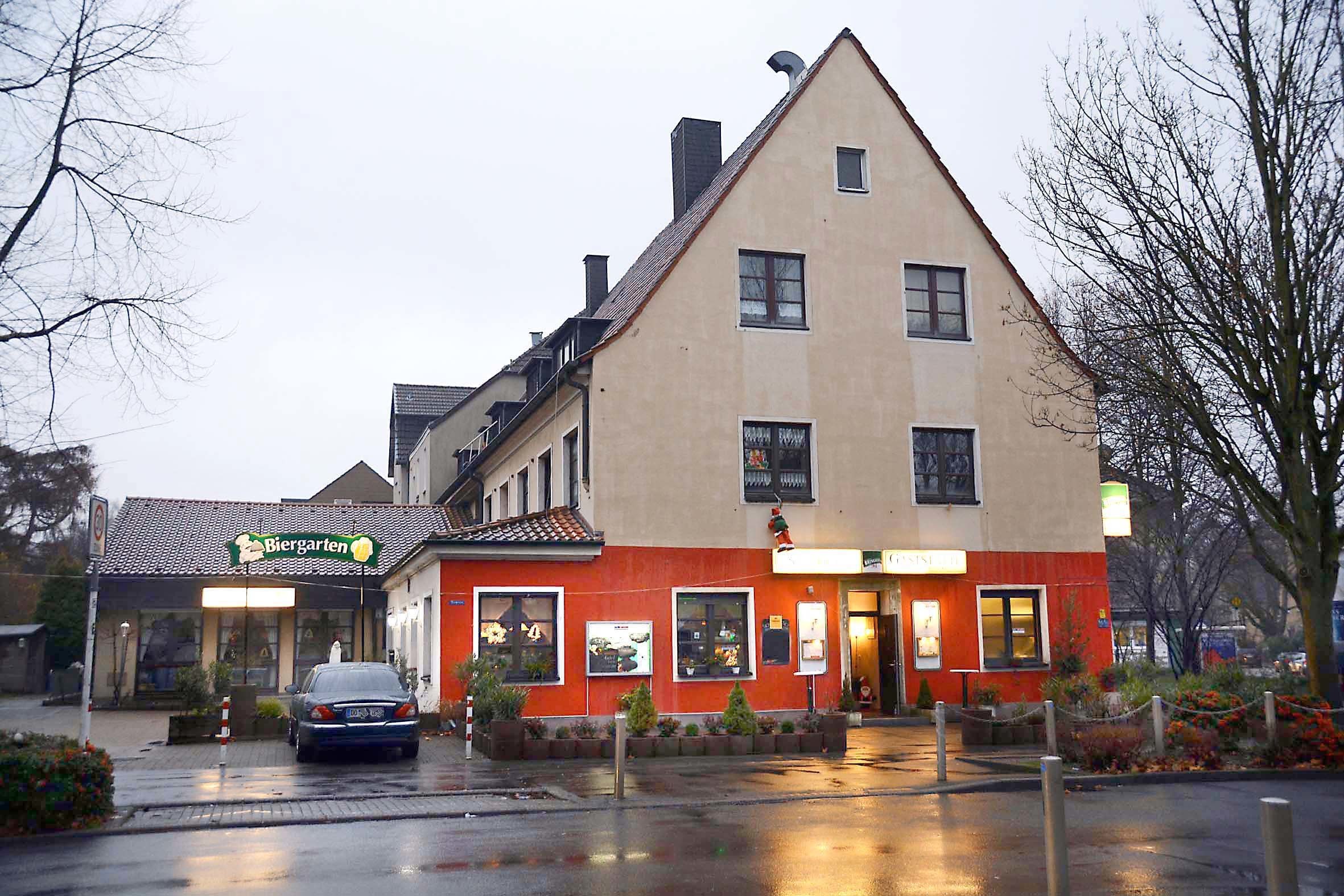 Die Kirchengemeinde St. Barbara will ihr Vereinshaus, Ecke Bergstraße/Friesenstraße, verkaufen, teilte Pfarrer Leon Watzek (Sticker) mit.