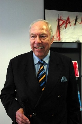 Der agile Dr. Walter Aden.