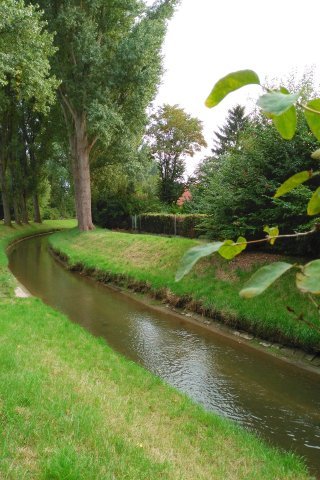 Blick von der Düssel-Straßenüberführung am Sandträgerweg in Düsseldorf Vennhausen Richtung Mündrather Weg___NRZ 4.11.2018__Foto Anne Grotjohann